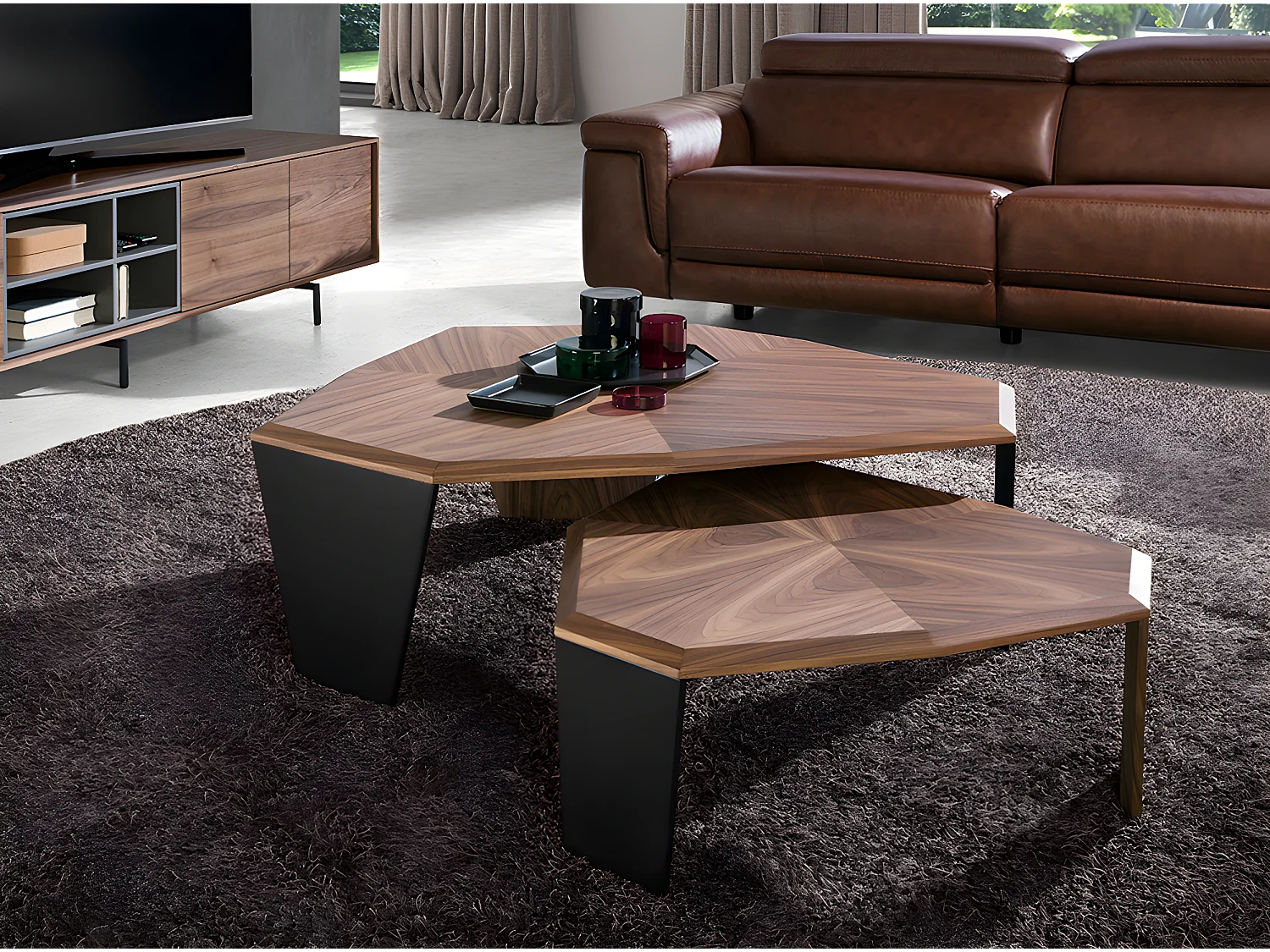 Table basse asymétrique en noyer et pvc noir 2136 ANGEL CERDA