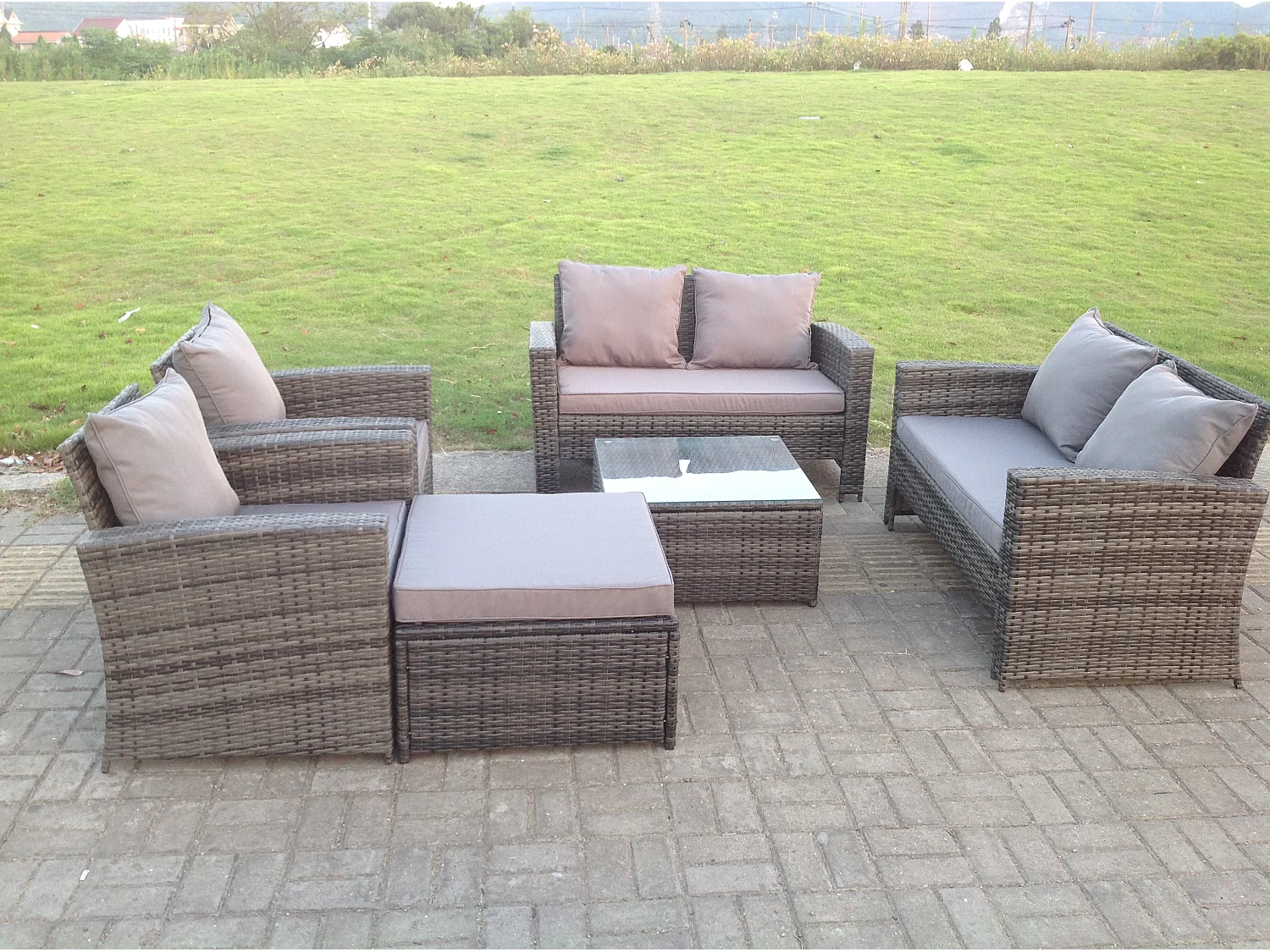 7-Sitzer Hoher Rücken Rattan Sofa Set Outdoor-Möbel mit Quadratisch Couchtisch Großer Fußhocker Sessel 2-Sitzer Liebes-Sofa Dunkelgrau Gemischt