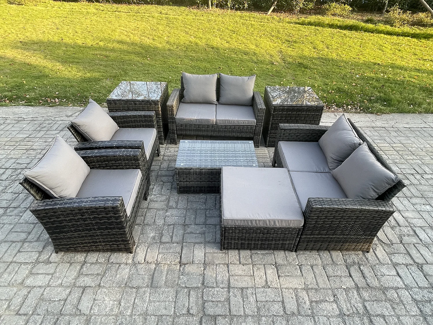 Gartenmöbel Set 8 Stücke Rattanmöbel für draußen Gartensofa Stuhl set mit Couchtisch 2 Beistelltische Großer Fußhocker Dunkelgrau Gemischt