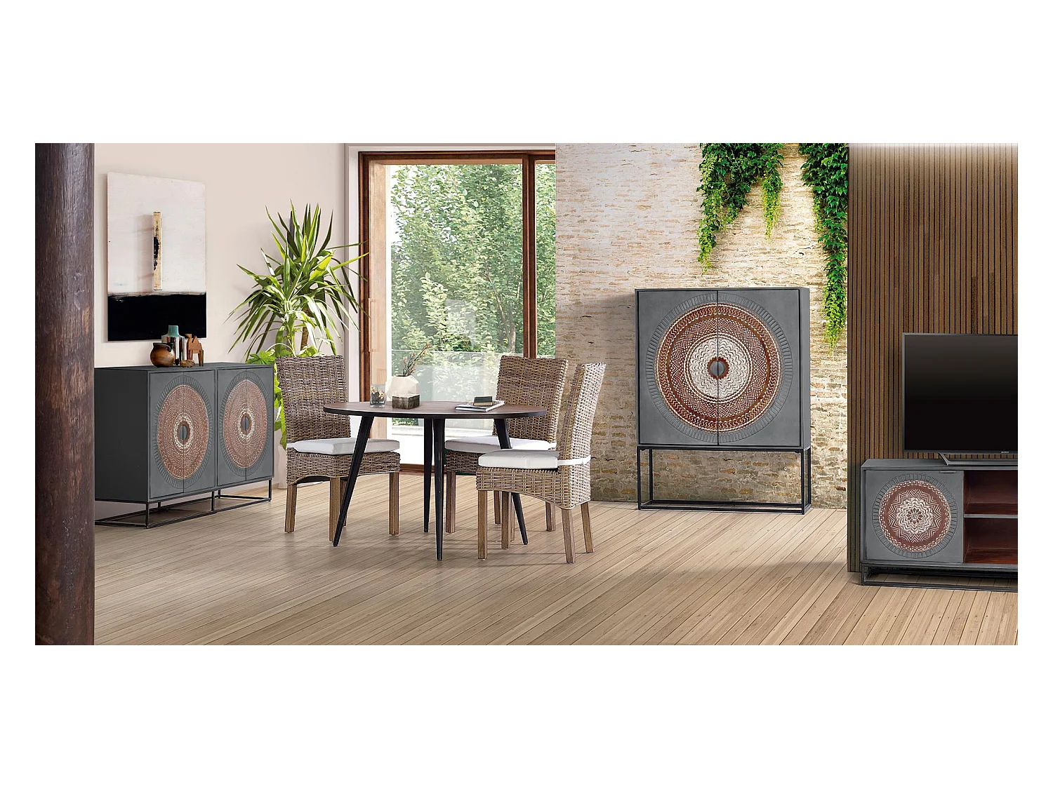 Vitrina em madeira de mangueira com pés em metal cinza e marrom Multicolor.Giner y Colomer.142x40x107