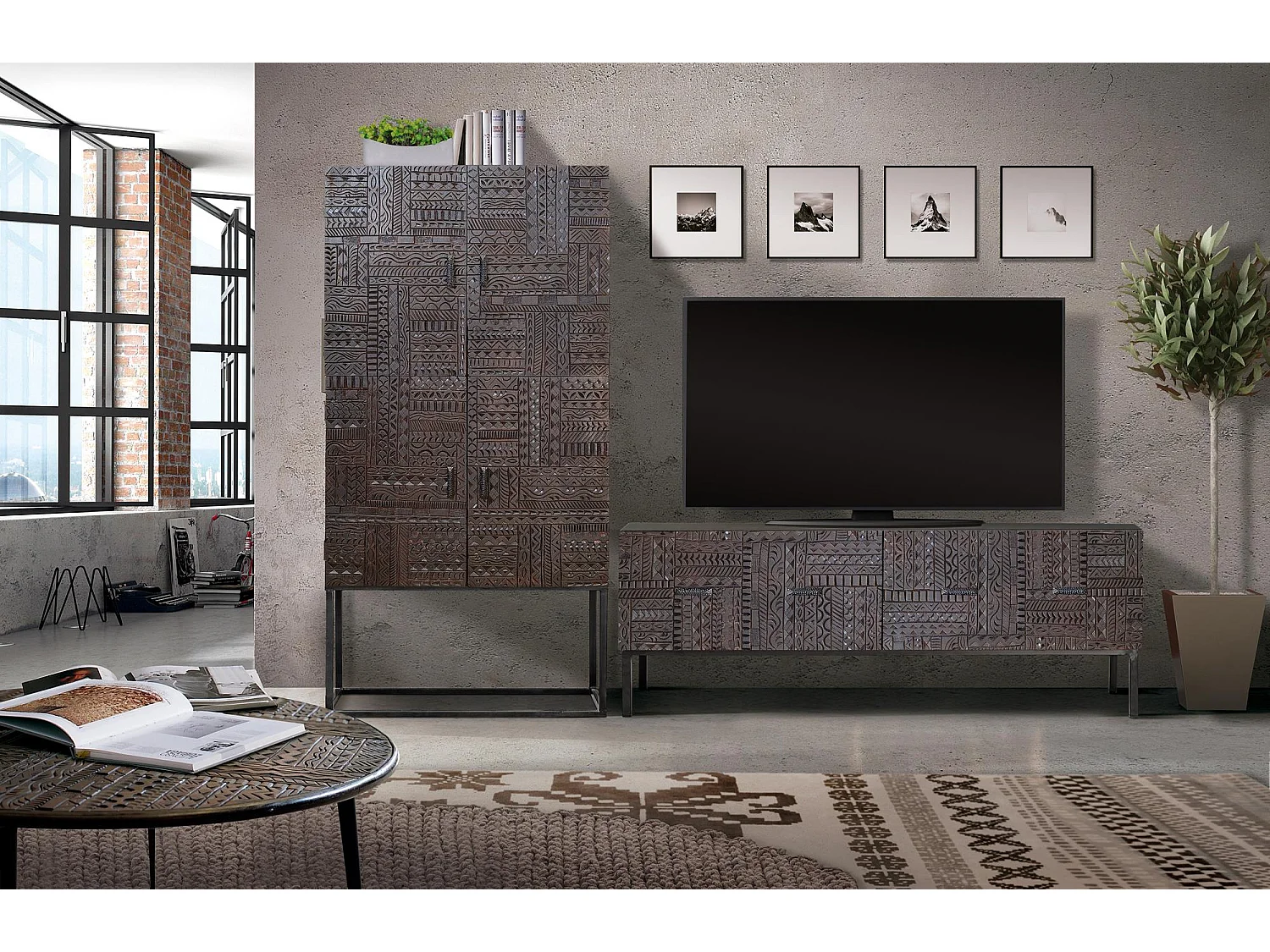 Vitrine en bois de manguier et pieds en métal