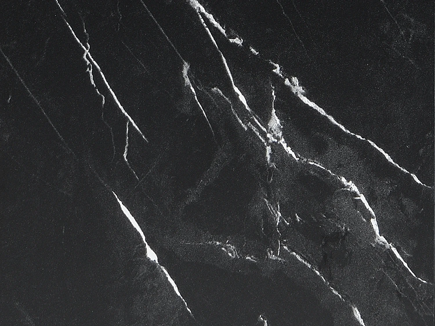 Bokhylle med 4 dører og 2 nisjer i MDF og stål - Sort marmoreffekt og naturlig - YELANIA