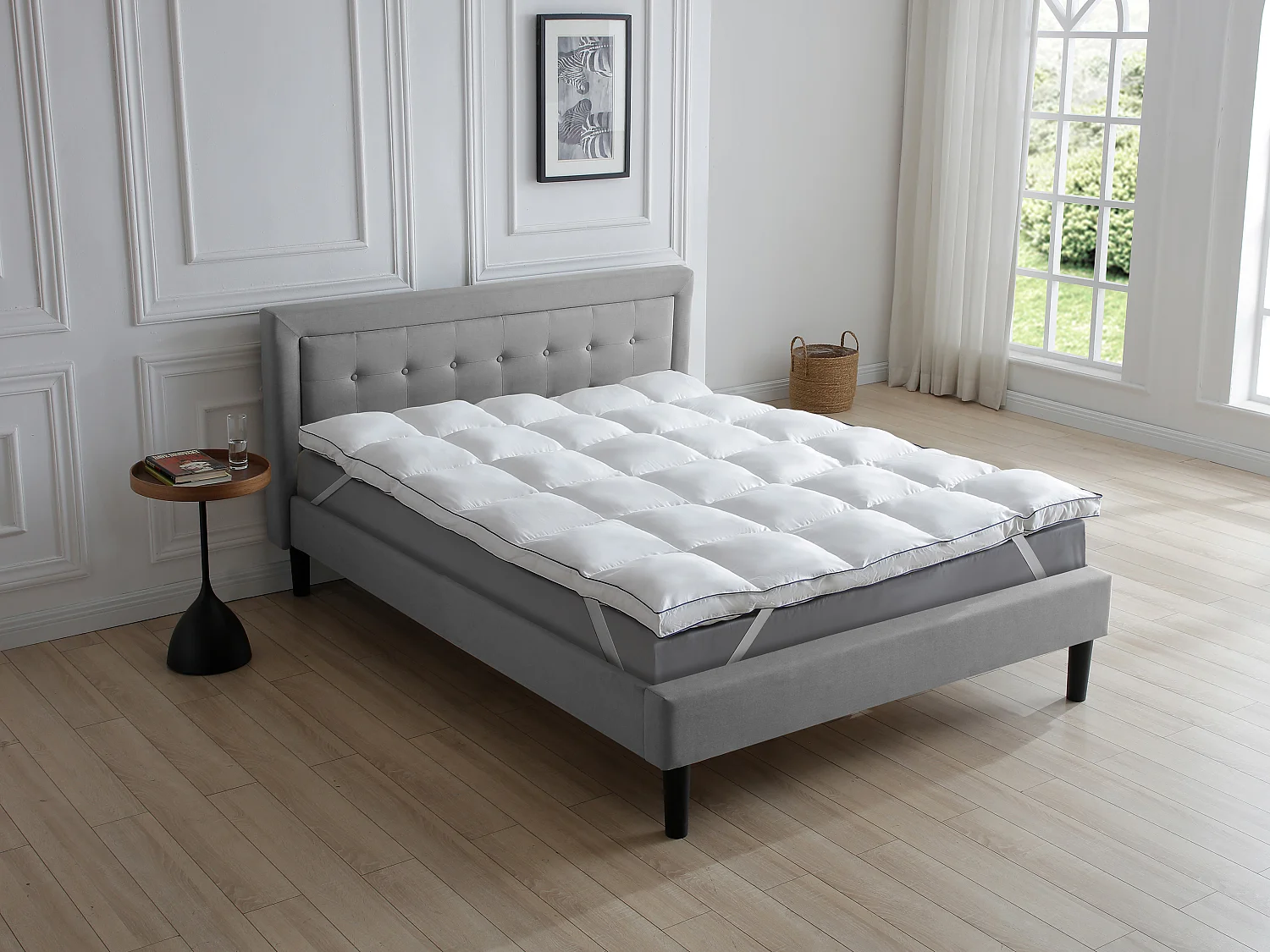 Sobrecolchão antiácaros 2 lugares 180x200 cm, revestimento cetim 120 fios/cm2, enchimento 1000 g/m2, branco debrum azul - PRESTIGIA de Palacio