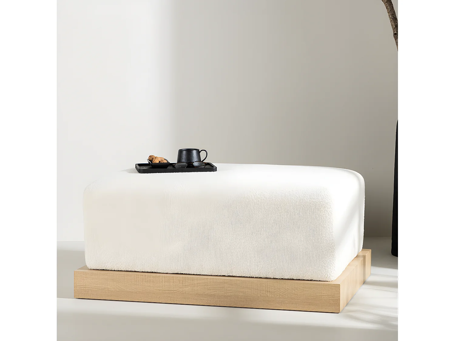 Pouf Design en Tissu Bouclé "Ivy" 100cm Blanc & Naturel