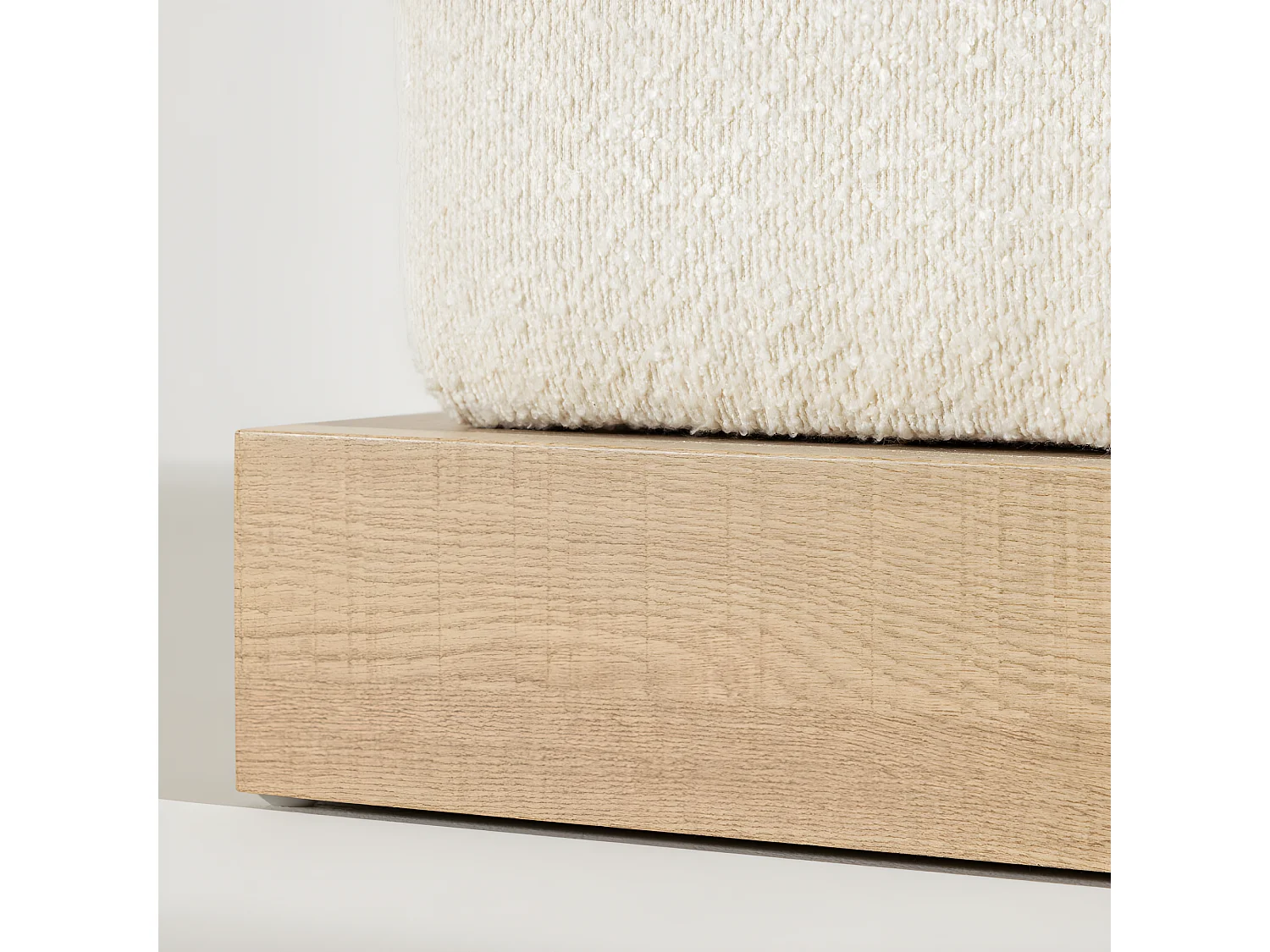 Pouf Design en Tissu Bouclé "Ivy" 100cm Blanc & Naturel