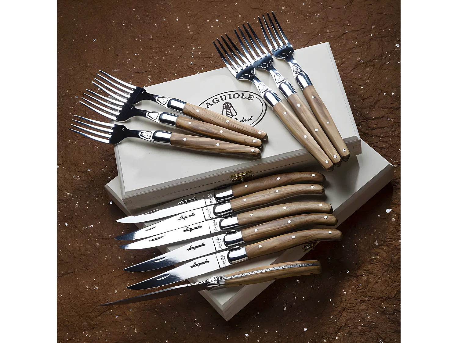 Coffret 6 couteaux laguiole bois olivier