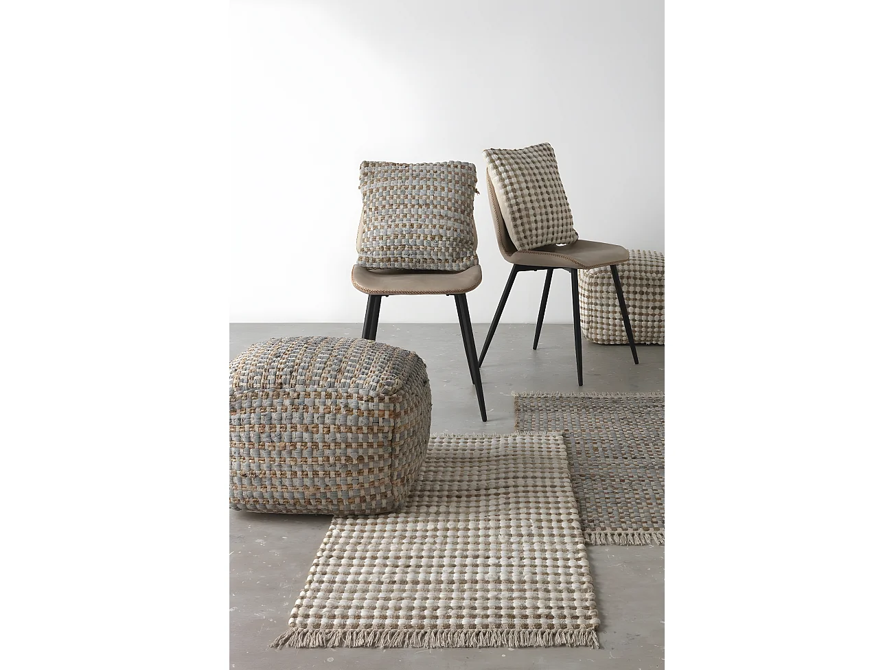 Sitzpuff aus Baumwolle und natürlicher Jute, 45 x 45 x 35 cm