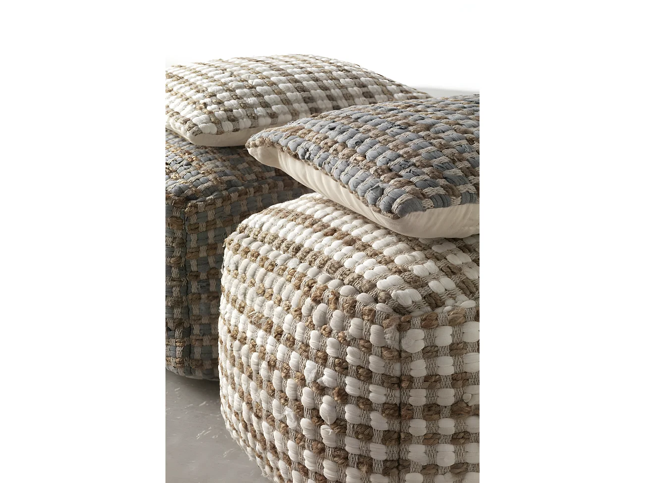 Sitzpuff aus Baumwolle und natürlicher Jute, 45 x 45 x 35 cm