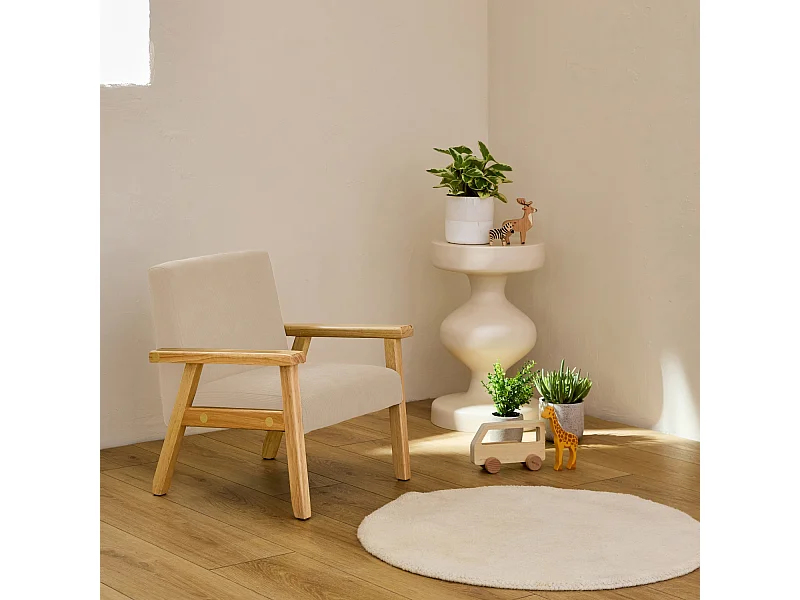 Fauteuil enfant en bois et velours côtelé crème. ISAK L 47 x P 43.5 x H 50cm