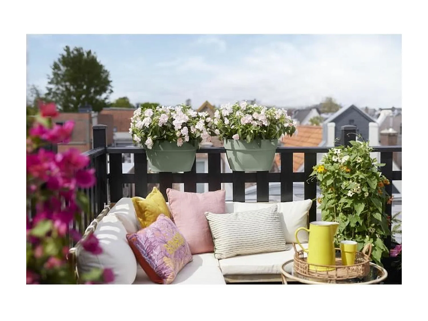 Pot de fleurs - Vibia Campana Flower Bridge 40 - Vert Pistache - Balcon extérieur - L 26 x W 39 x H 22 cm