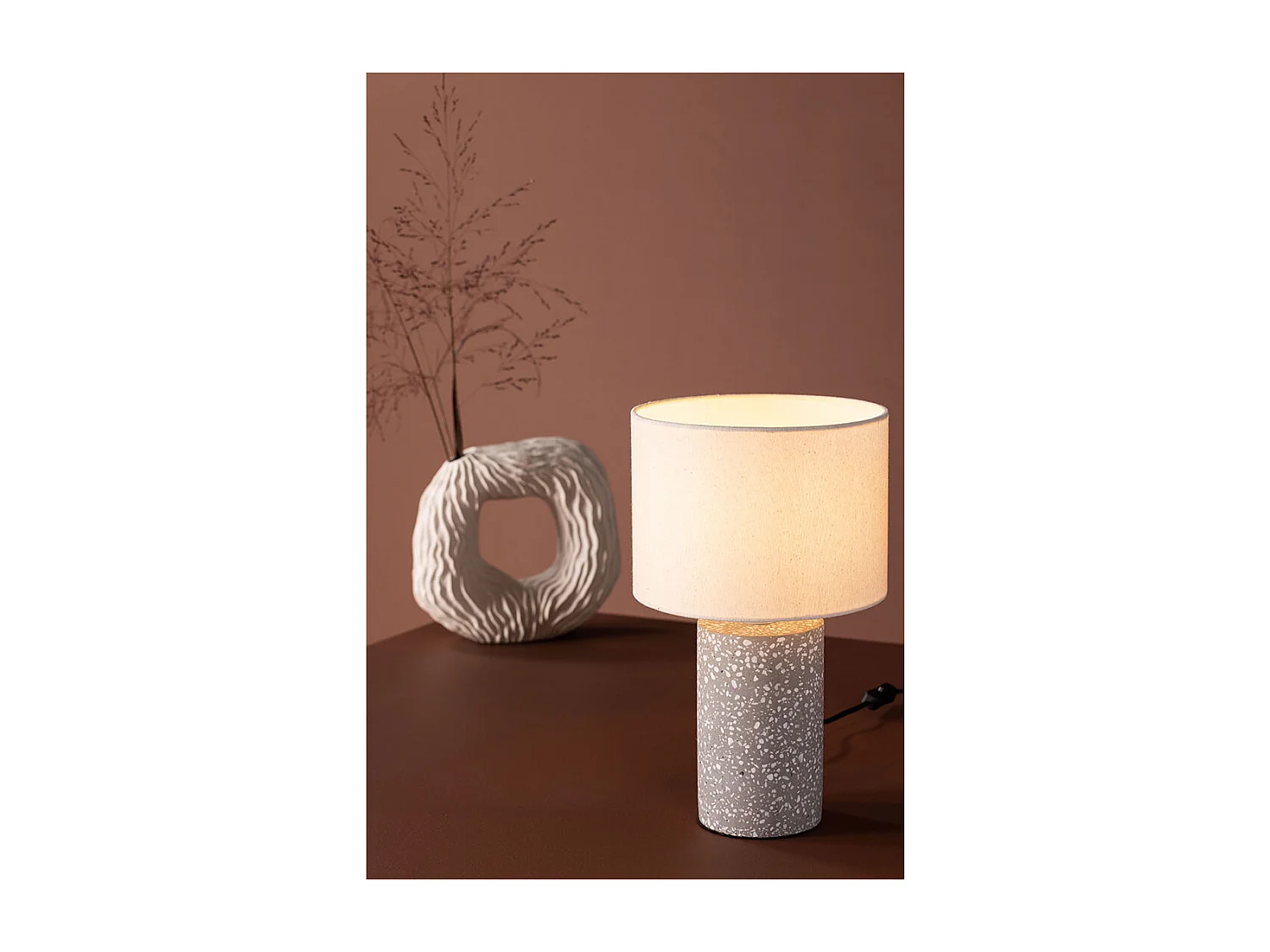 Dijon verlichting tafellamp 22x22x35cm grijs.