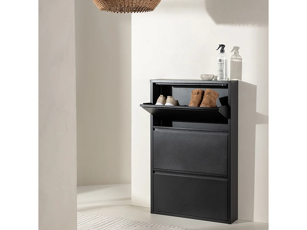 Bonito zapatero metal 3 aletas color negro.