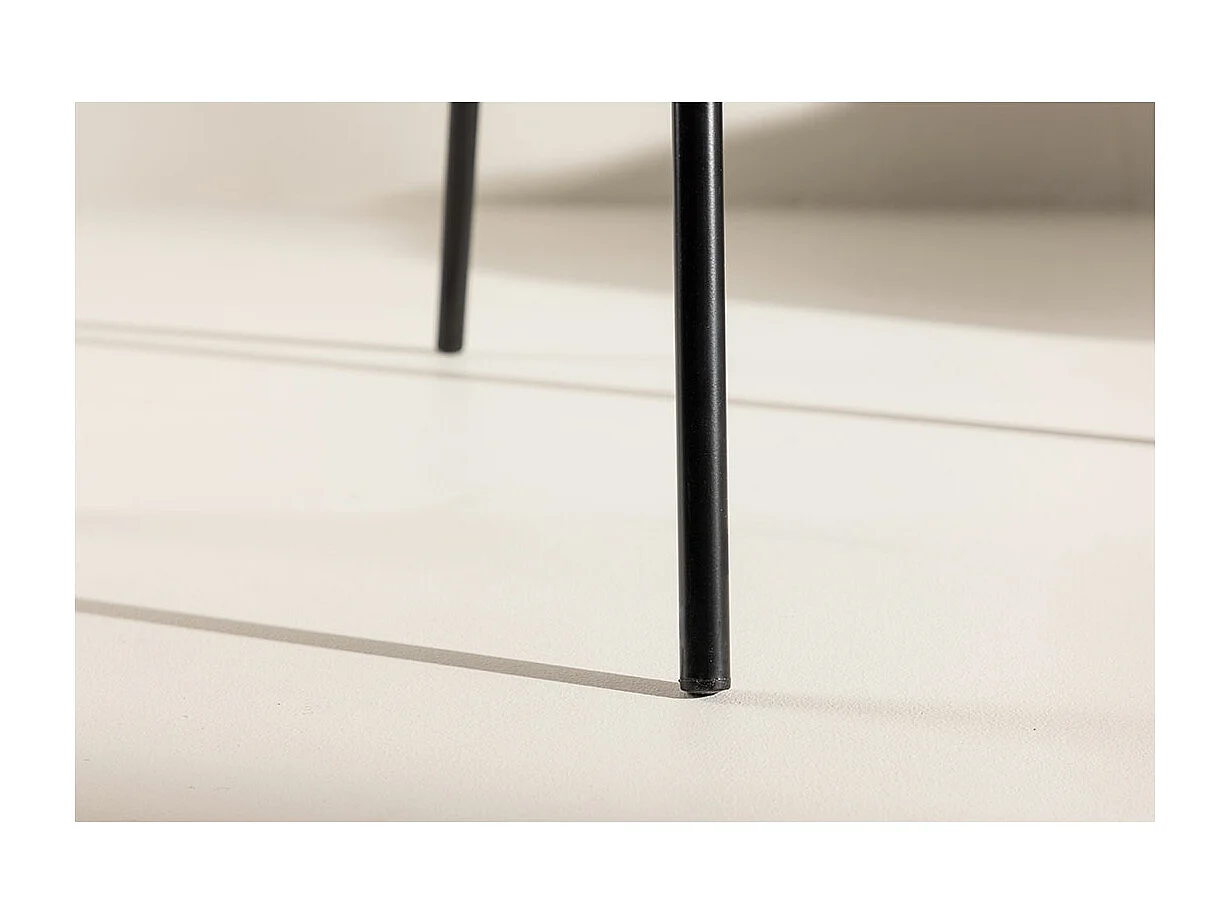 Berit chaise de salle à manger avec accoudoirs velours marron.