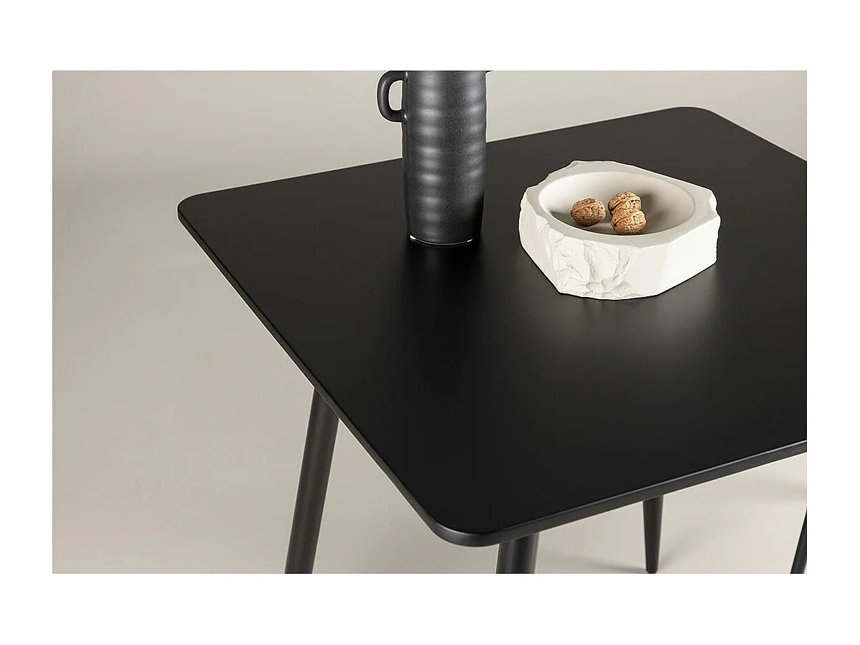 Polar eetkamertafel 75x75 cm zwart.