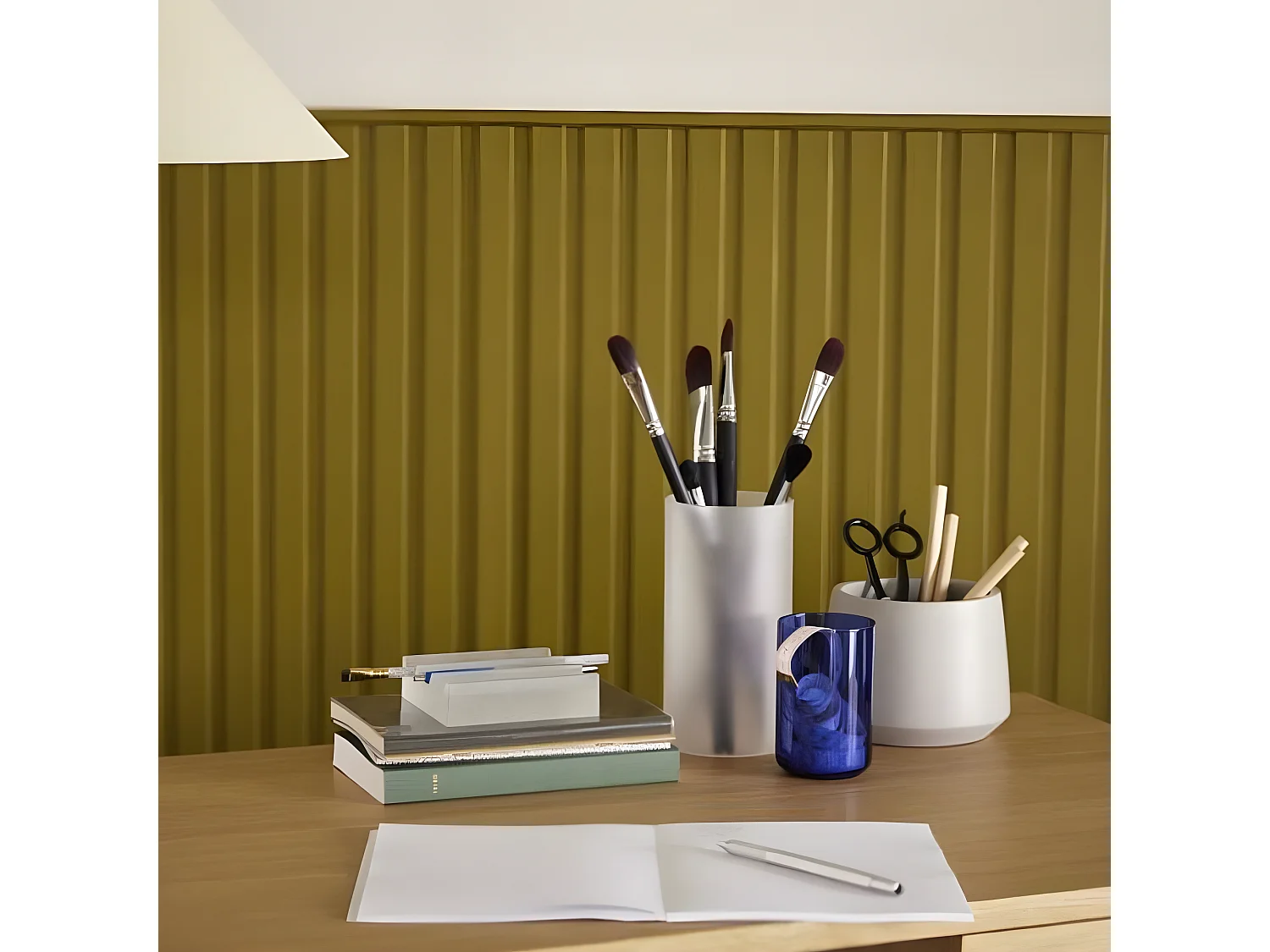 Bureau minimaliste 2 tiroirs en bois clair SCOLO