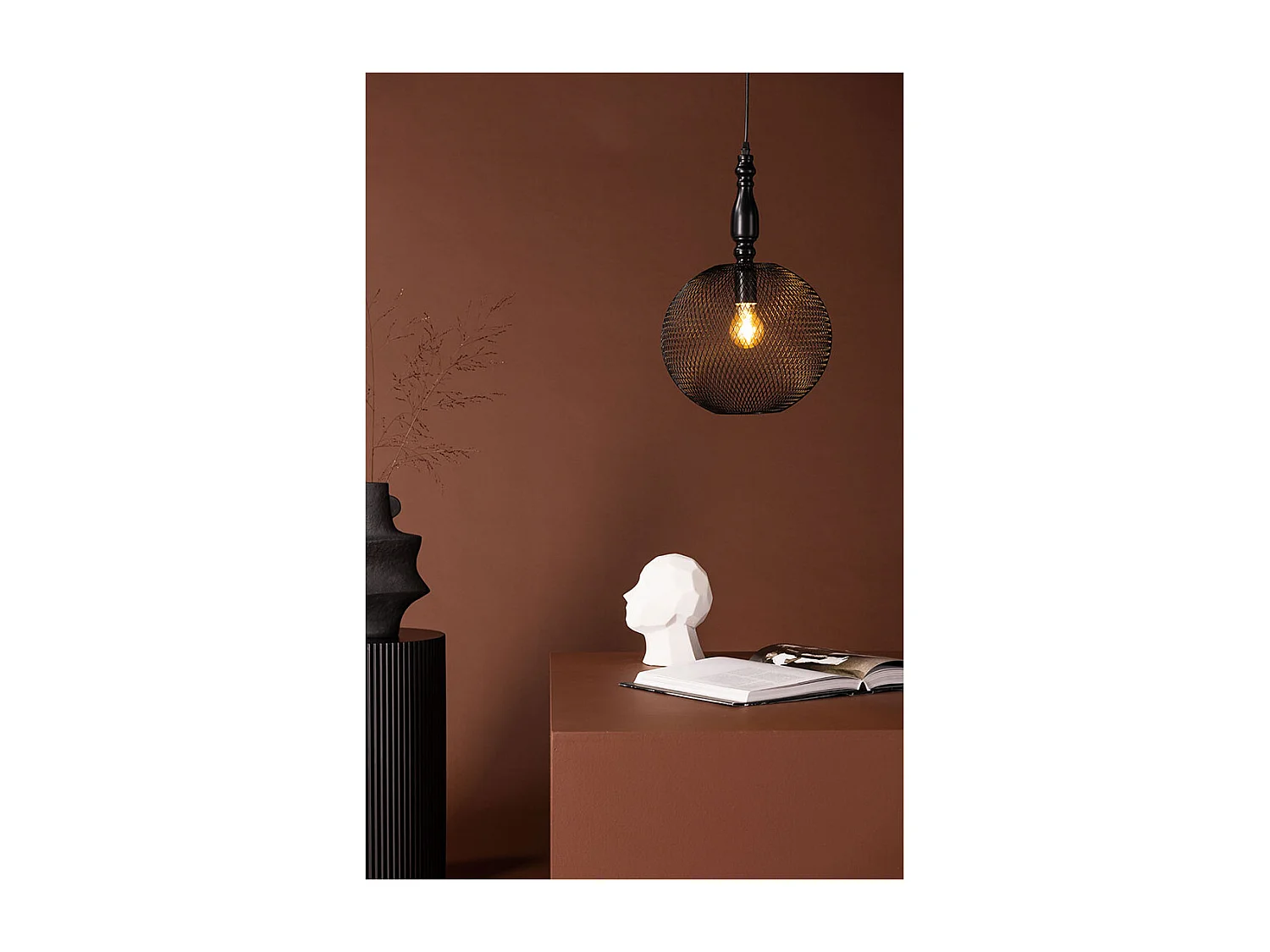 Valence verlichting hanglamp 30x30x48cm zwart.