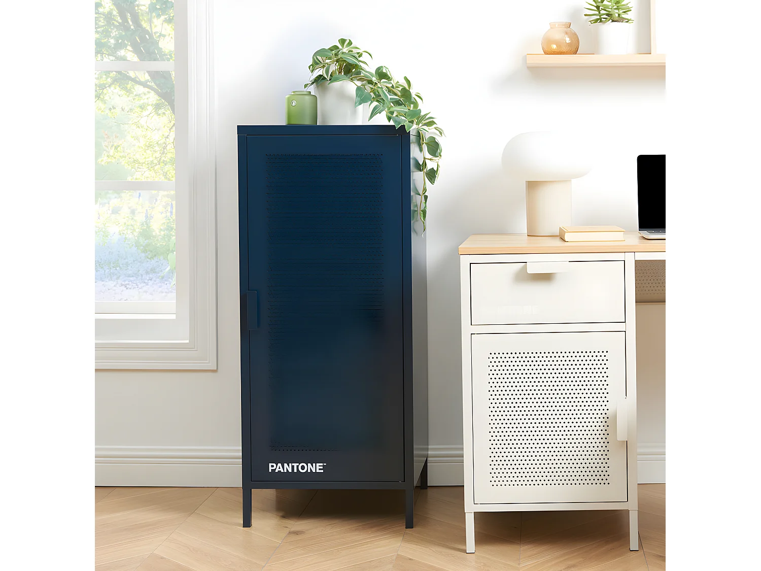 Nino - Petit meuble de rangement en métal PANTONE H105cm - Bleu nuit