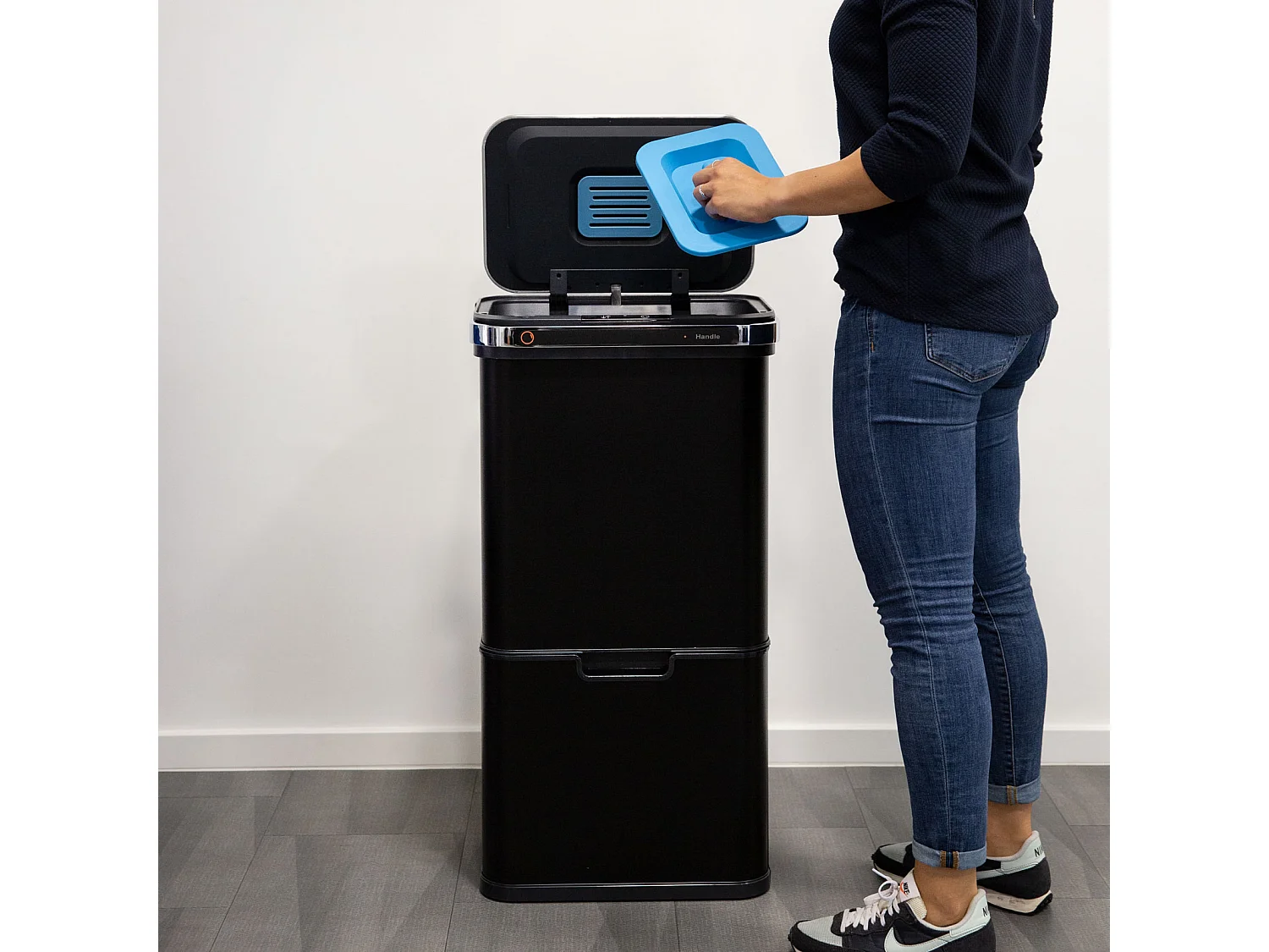 SENSORMÜLLEIMER 60L Schwarz