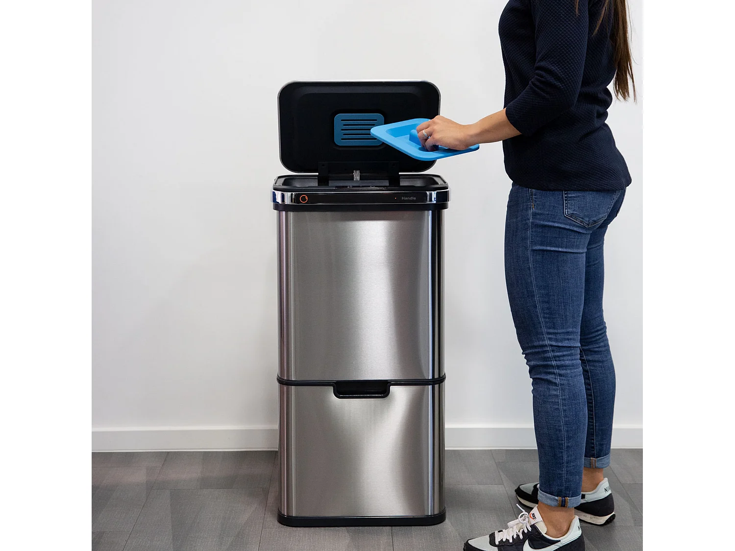Poubelle à capteur 60L Fonction autonettoyante et filtre à charbon actif