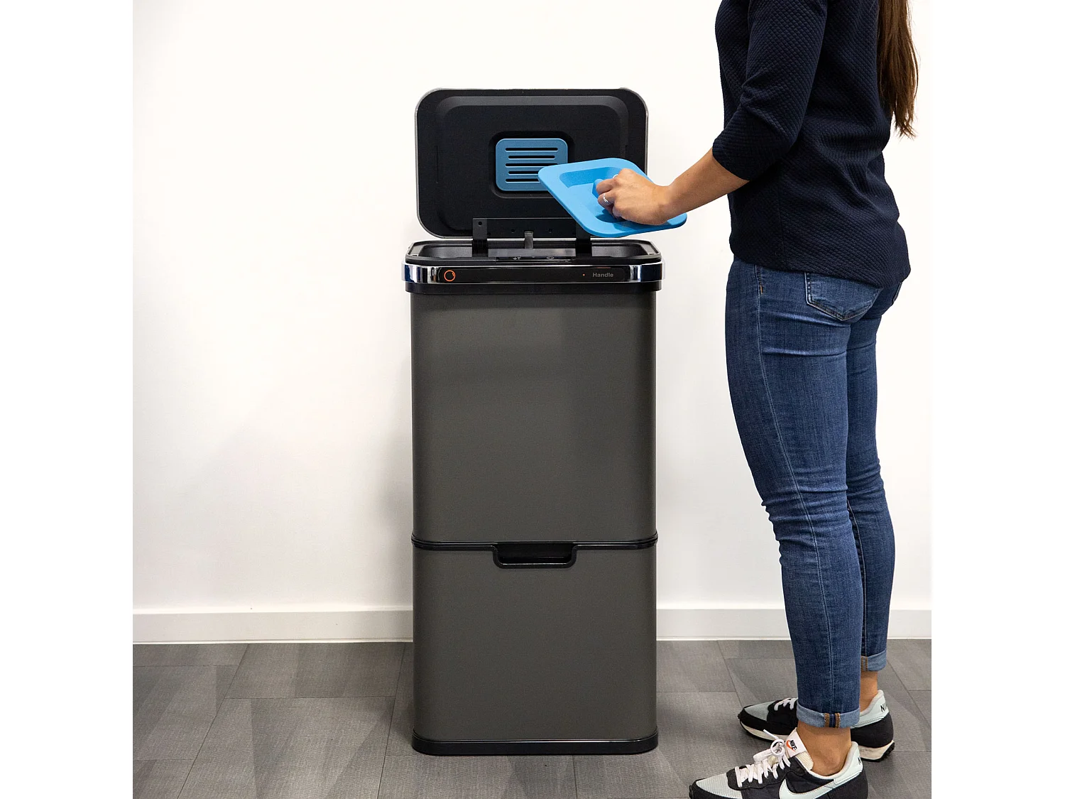 Poubelle à capteur 60L Fonction autonettoyante et filtre à charbon actif