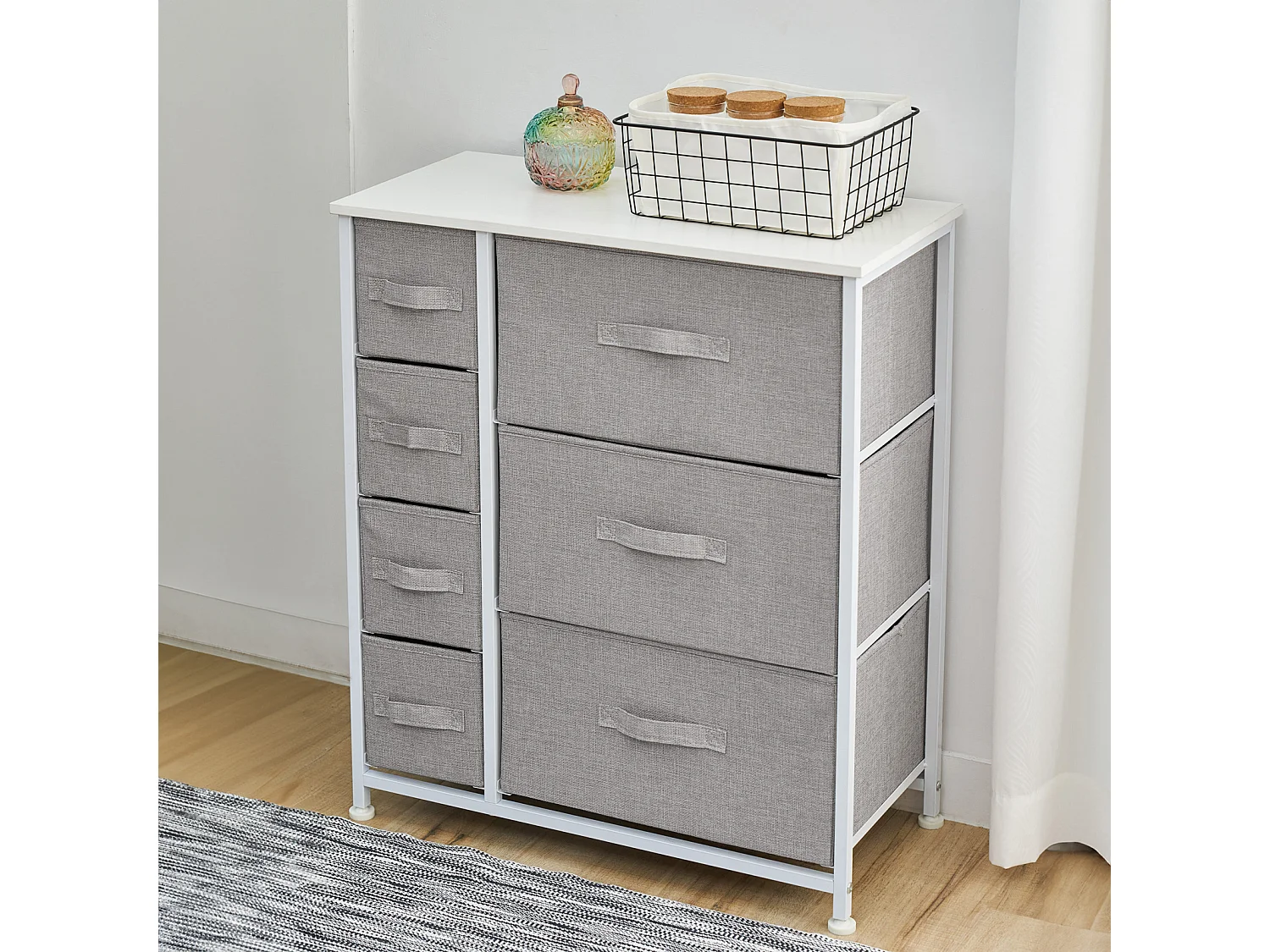 Étagère en métal avec tiroirs en tissu