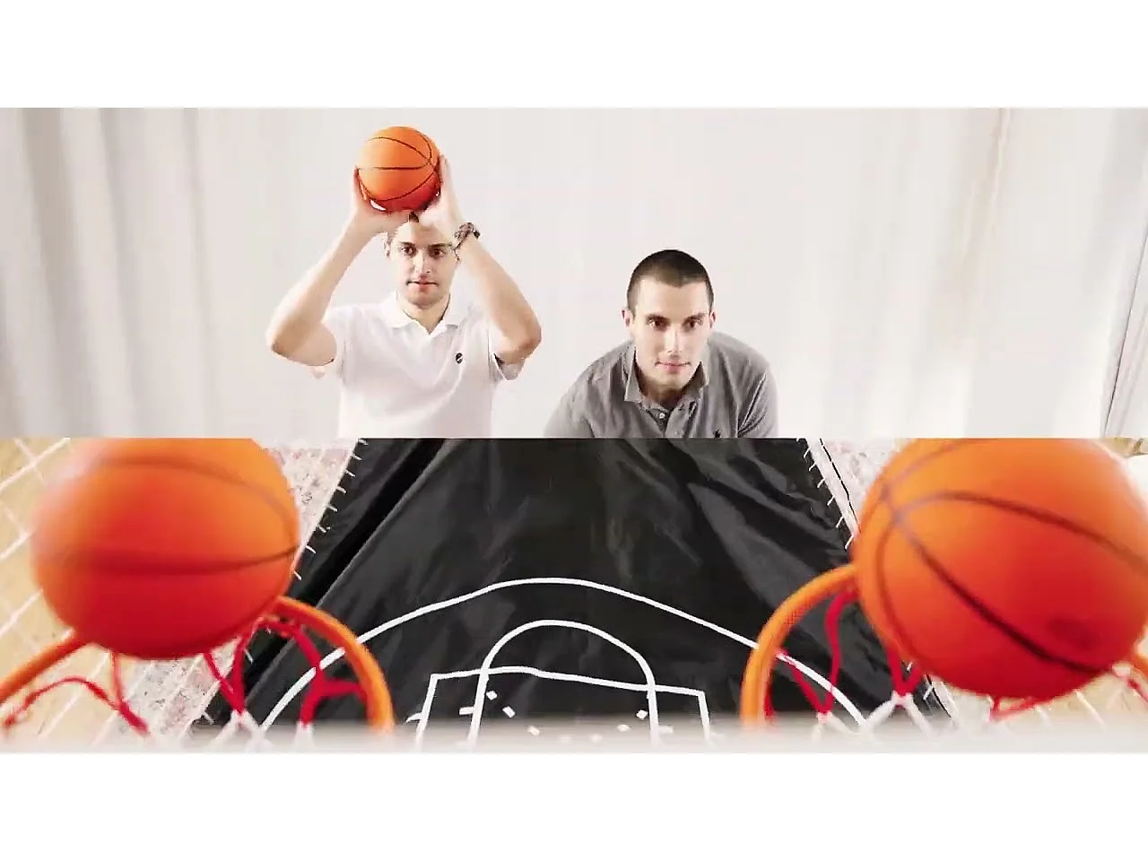 Panier de Basketball Pliable Jeu de Basketball Arcade Double Panier et 4 Ballons Score Electronique 202x107x205cm