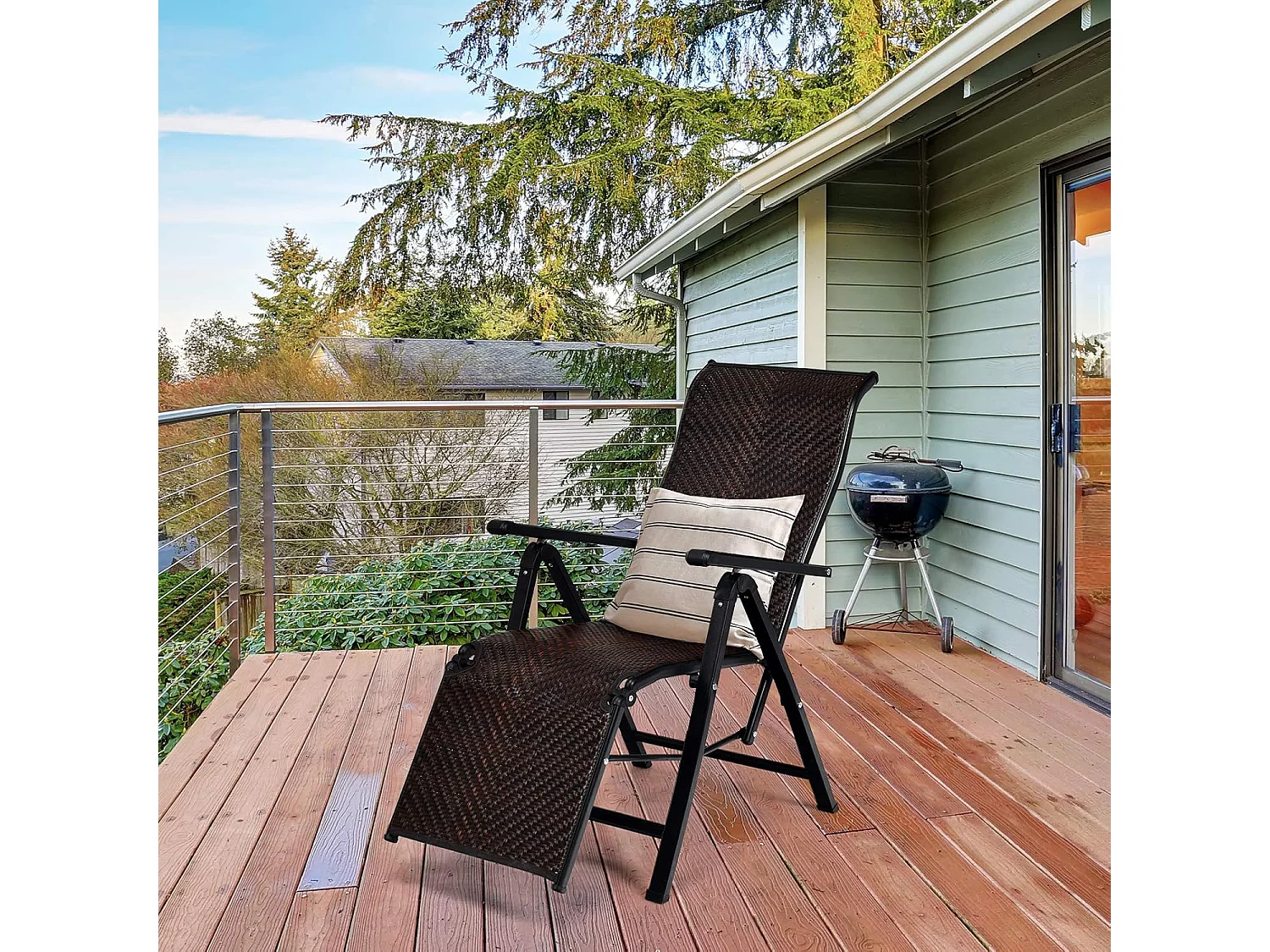 Chaise de Jardin Pliante en Rotin et fibre naturelle, Fauteuil d’Extérieur Inclinable avec Dossier Réglable et Cadre en Métal, 59 x 68 x 113 cm Marron (1 pièce)