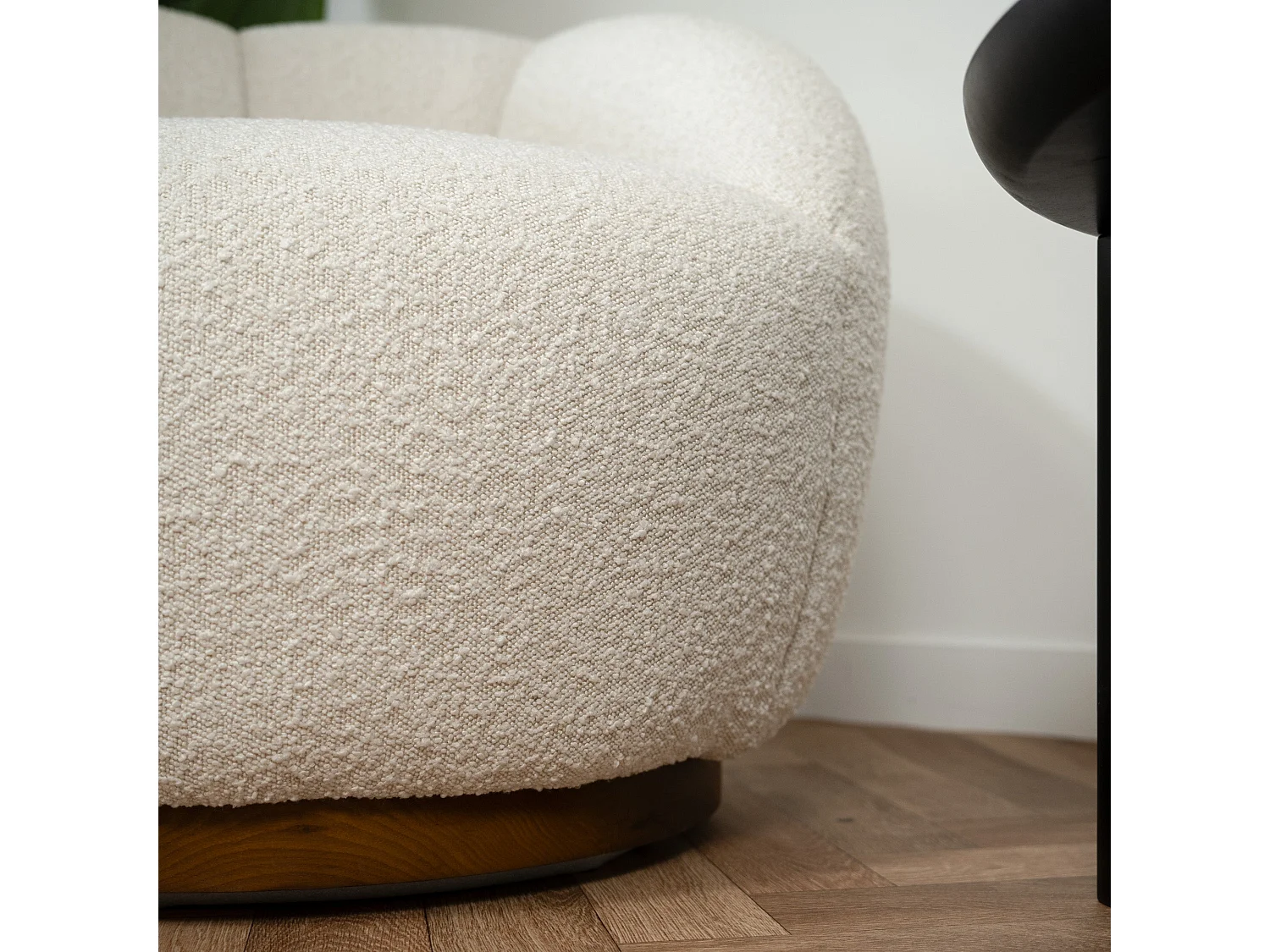 Fauteuil pivotant en tissu bouclé blanc - Ysé