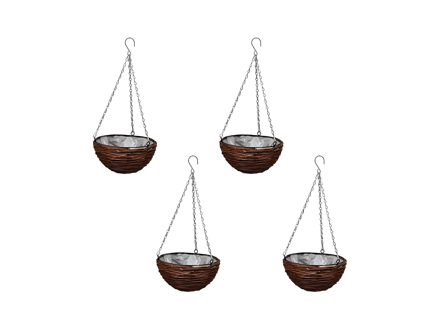 Cesta pequena de vime pendurada com corrente