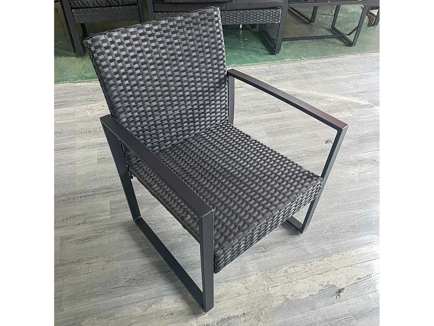 Acqua Chiara - Set salotto da esterno in metallo e polyrattan con tavolino in vetro