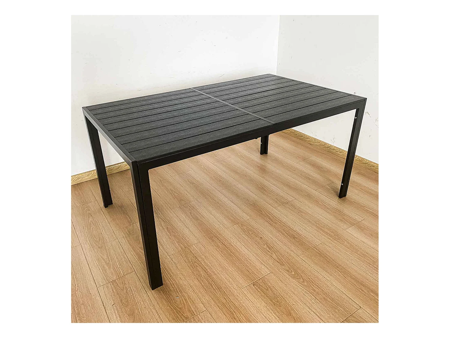 Giano - Table de jardin avec structure en aluminium et plan à effets à lattes horizontales 150x90cm