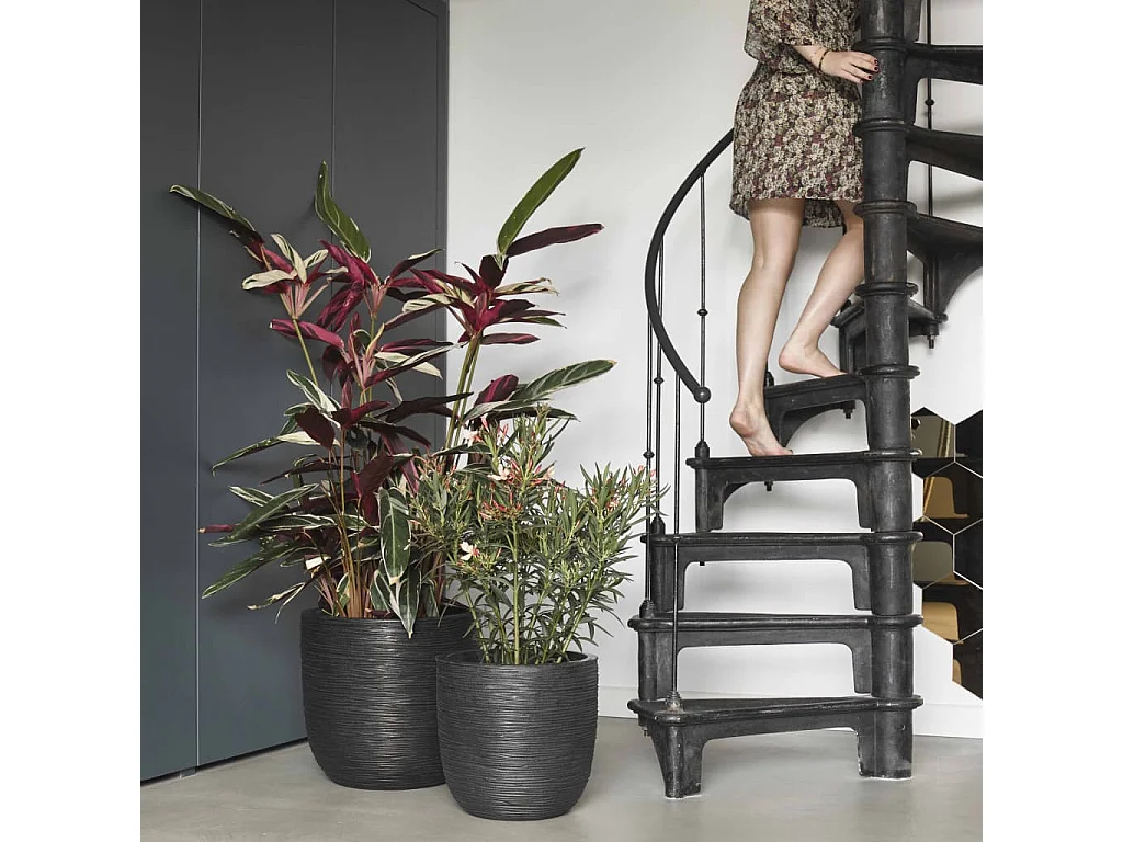 Macetero  Rib 43x41 cm negro KBLR933