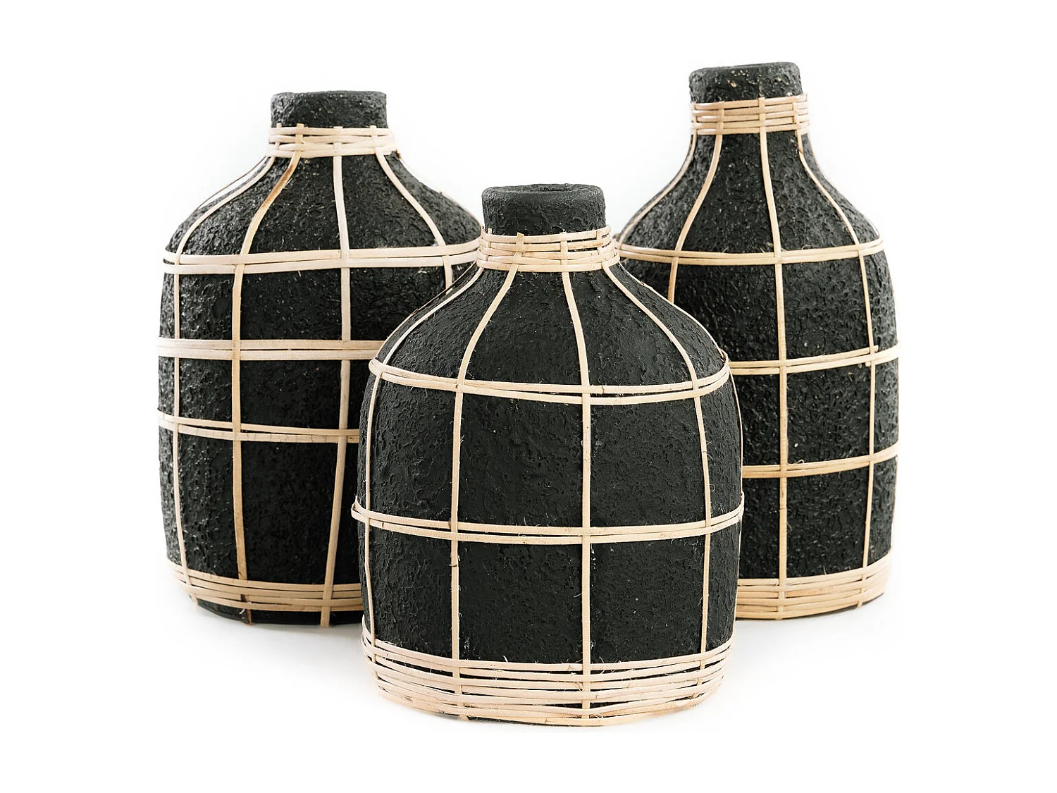 Vase avec rotin en béton noir 13x13x23 cm