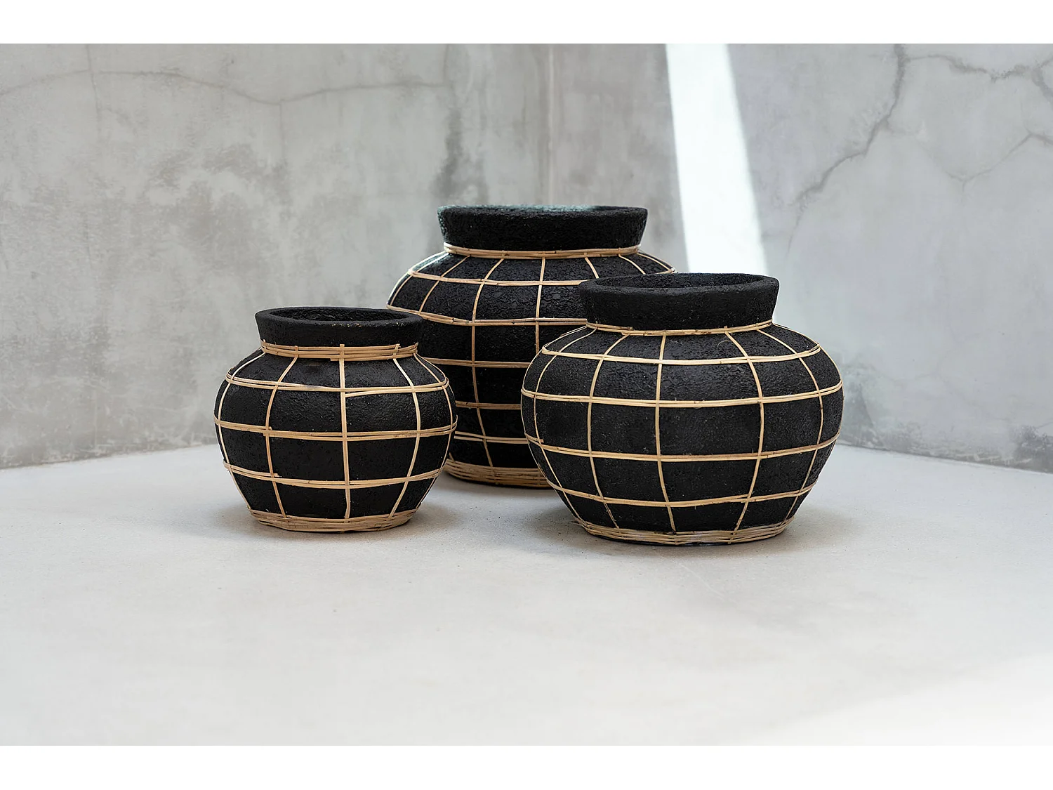 De Belly Vaas - Zwart Naturel - S