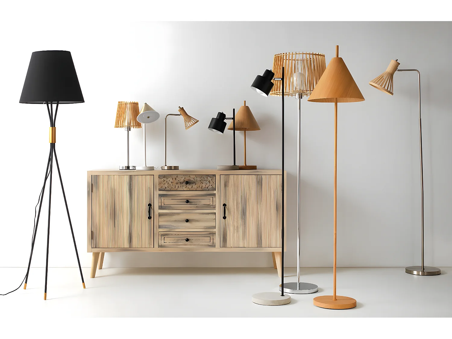 Lampe de table en bois et base en métal