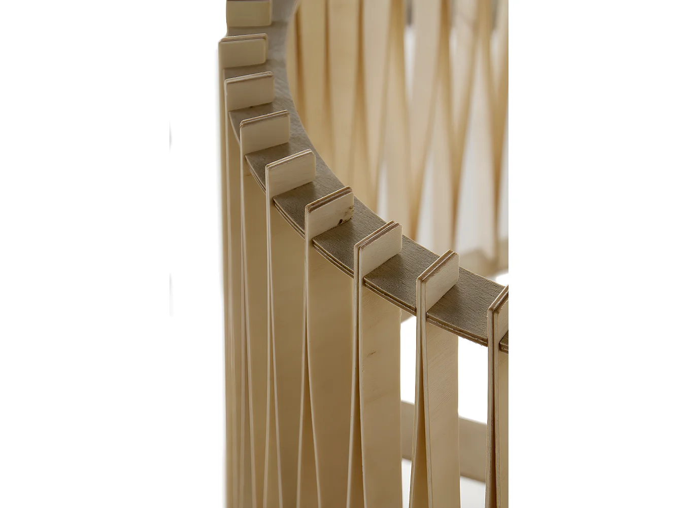 Lampe de table en bois et base en métal