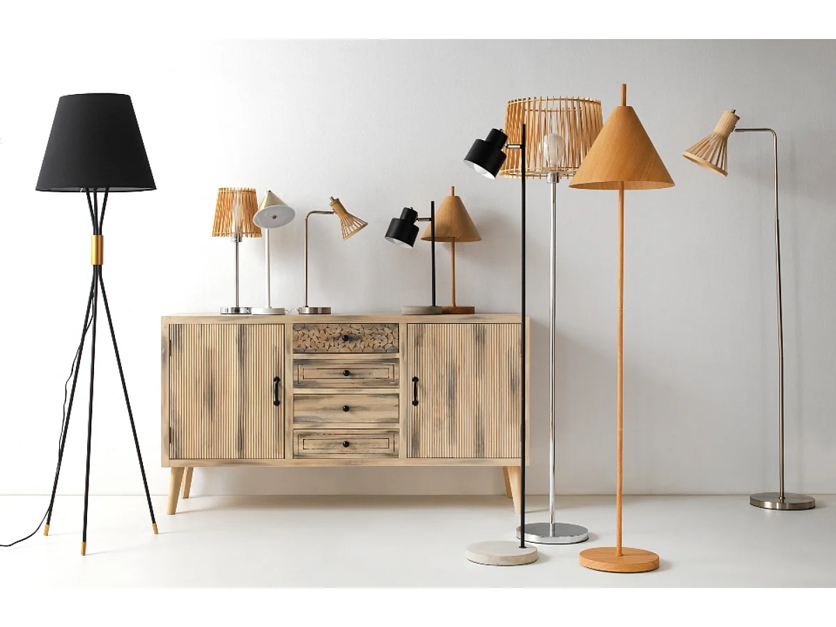 Lampe de table en bois avec pied en métal