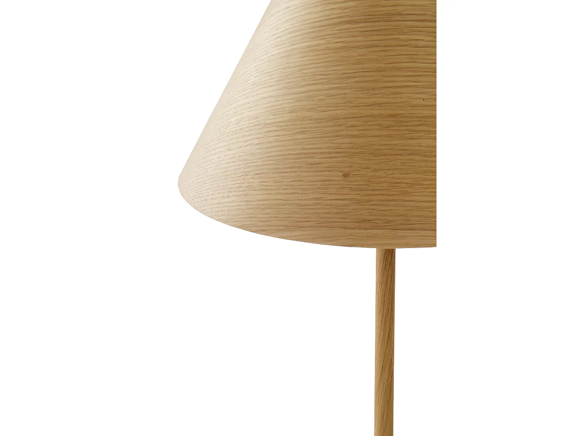 Lampadaire en bois avec pied en métal