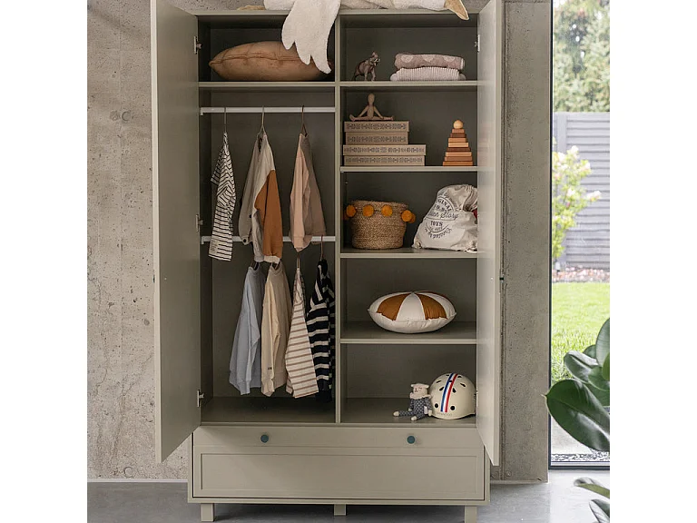 Wood Luck Gabriel Complete babykamer Meegroei ledikant 70x140 commode en 2-deurs kledingkast Eucalyptus Groen