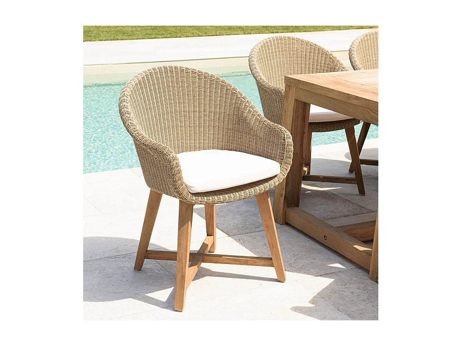 KALLY - Lot de 2 fauteuils jardin rotin synthétique et coussin pieds croisés