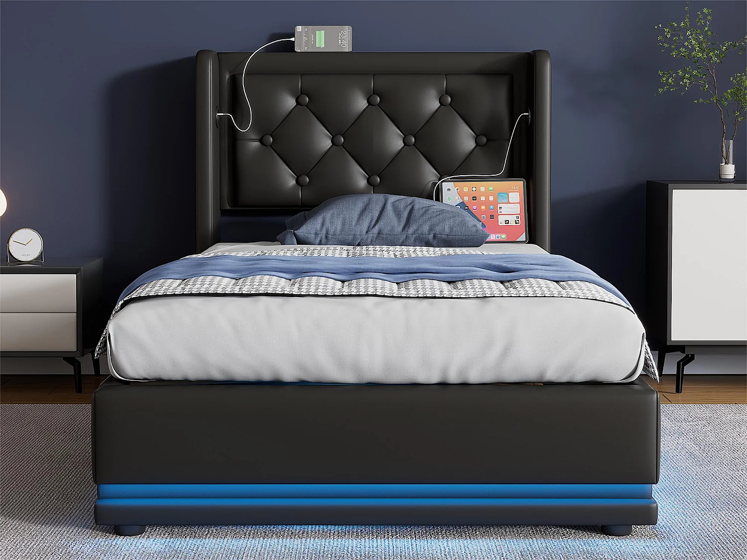 Gepolstertes Stauraumbett 90 x 200 cm aus Kunstleder – mit Ladefunktion und LED am Fußende des Bettes – Schwarz