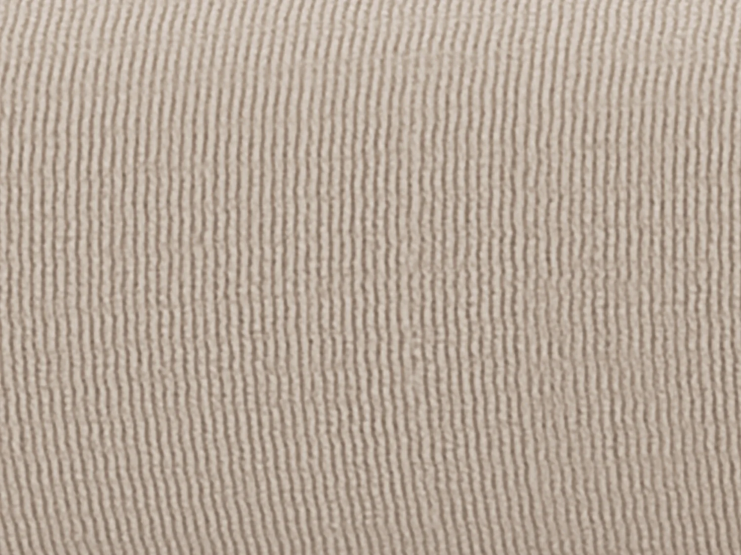 Grande sofá de canto esquerdo com encosto e chaise-longue em veludo canelado bege - POGNI de Maison Céphy