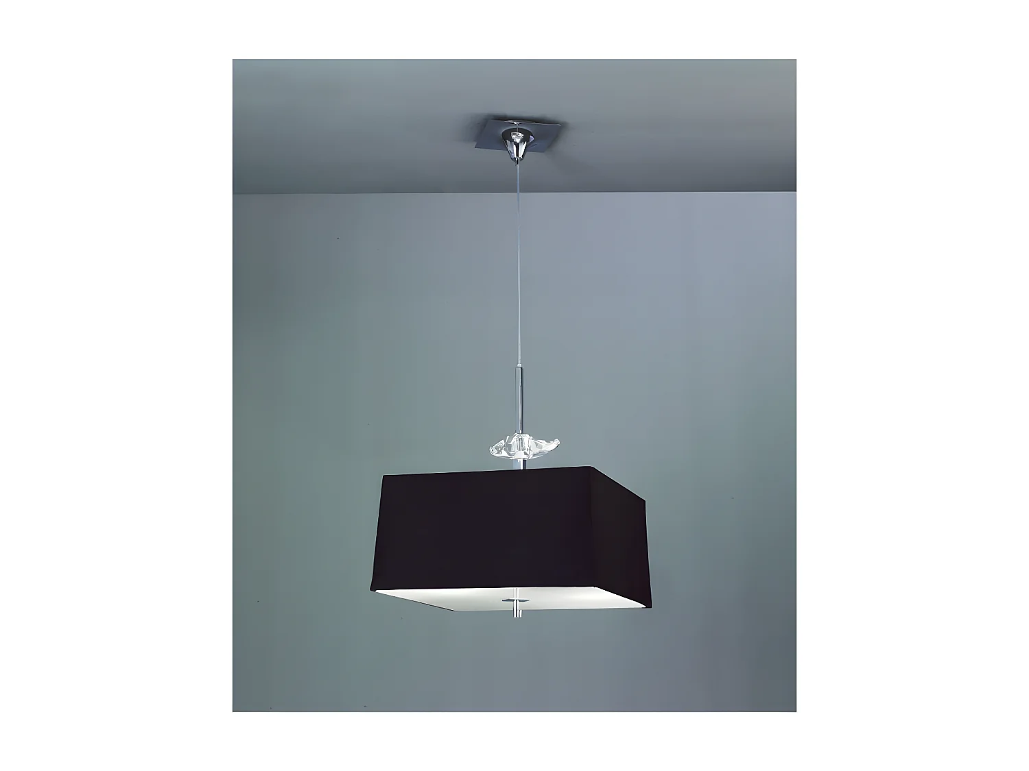 Suspension Chrome Akira 4L Mantra