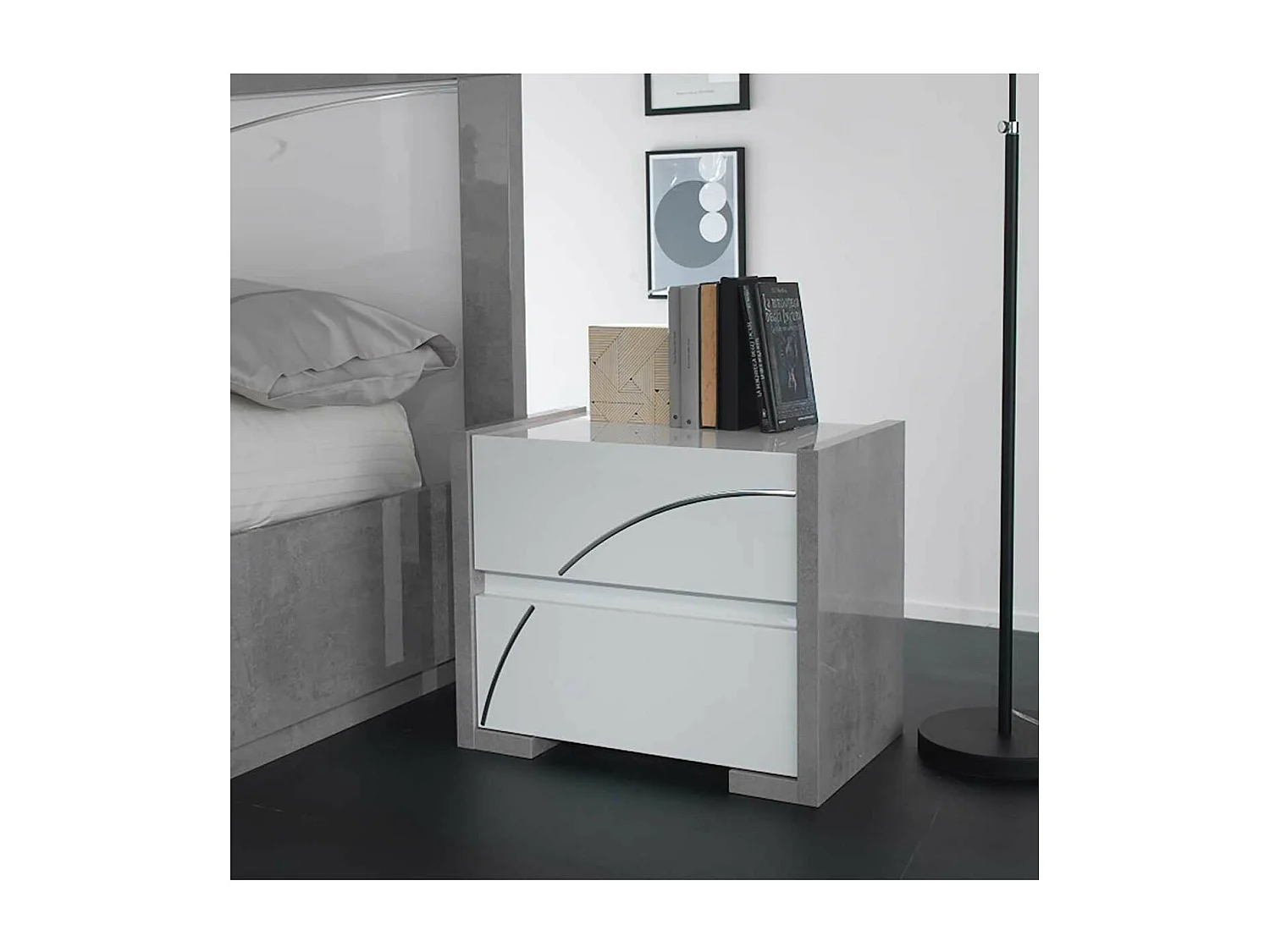 LINEAL - Chevet 2 Tiroirs Laqué Blanc et Gris Béton avec Détails Chromés