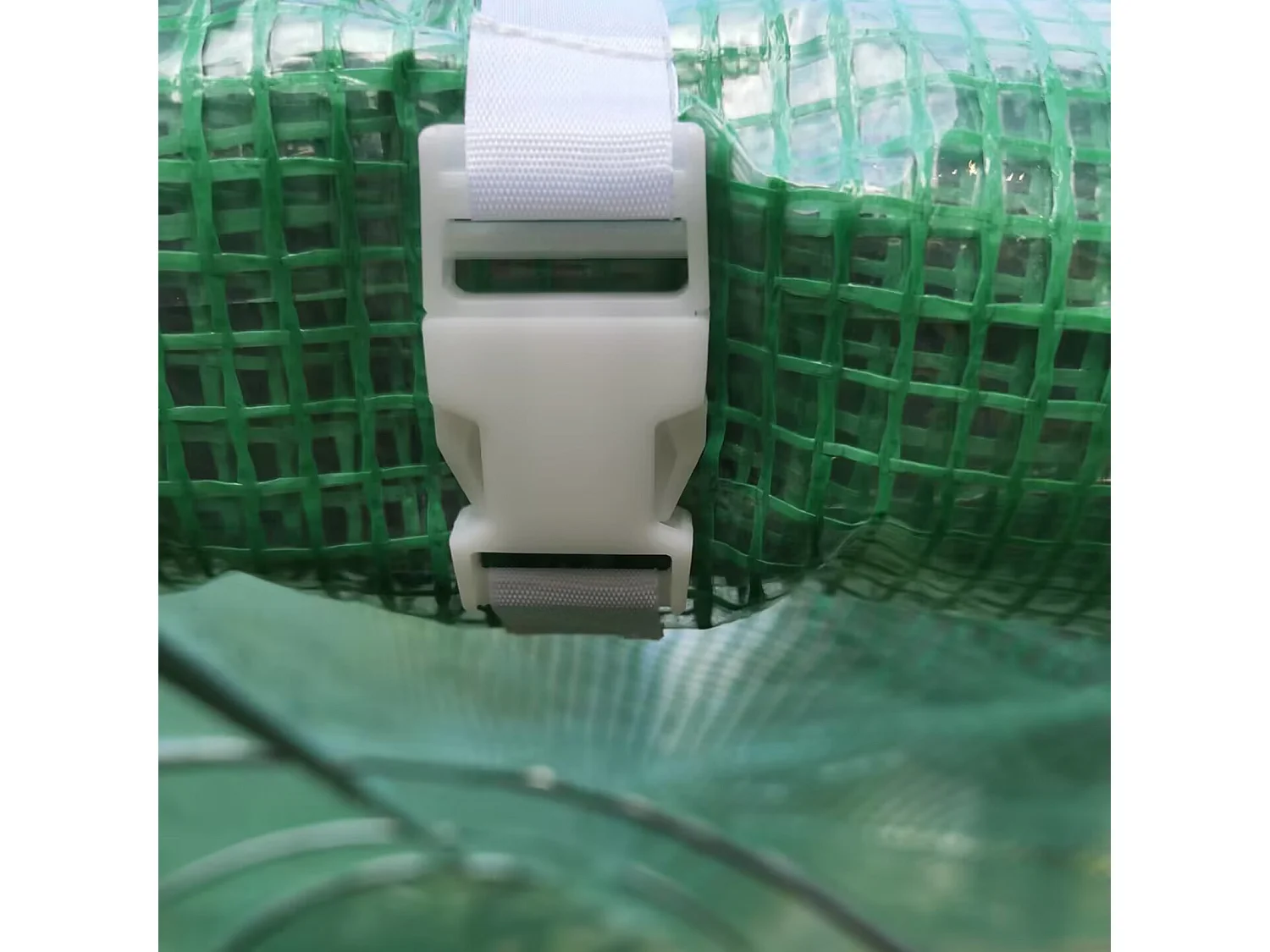 Serre en plastique tunnel en acier fondation grillagée toile PE 170g/m133