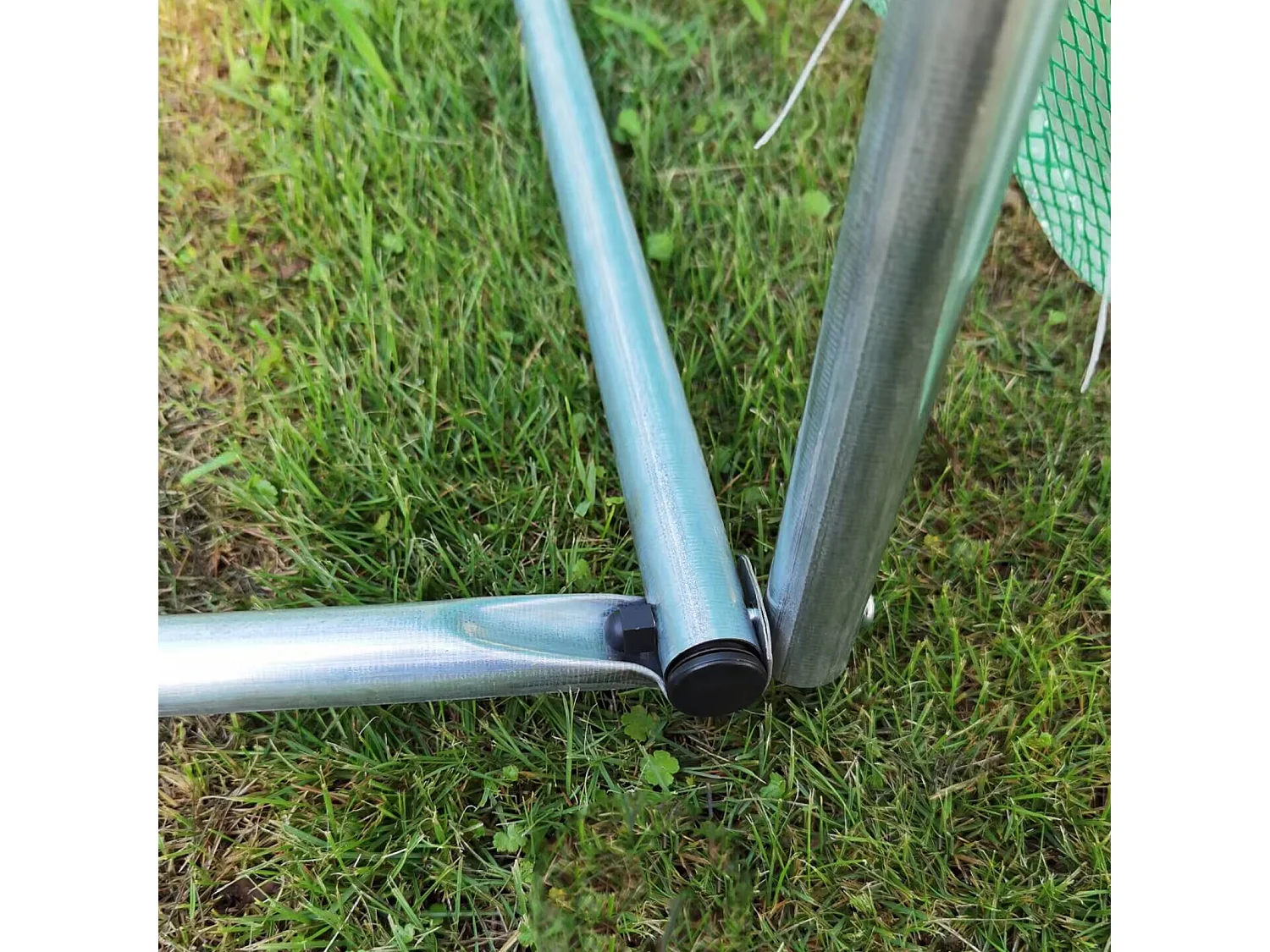 Serre en plastique tunnel en acier fondation grillagée toile PE 170g/m133