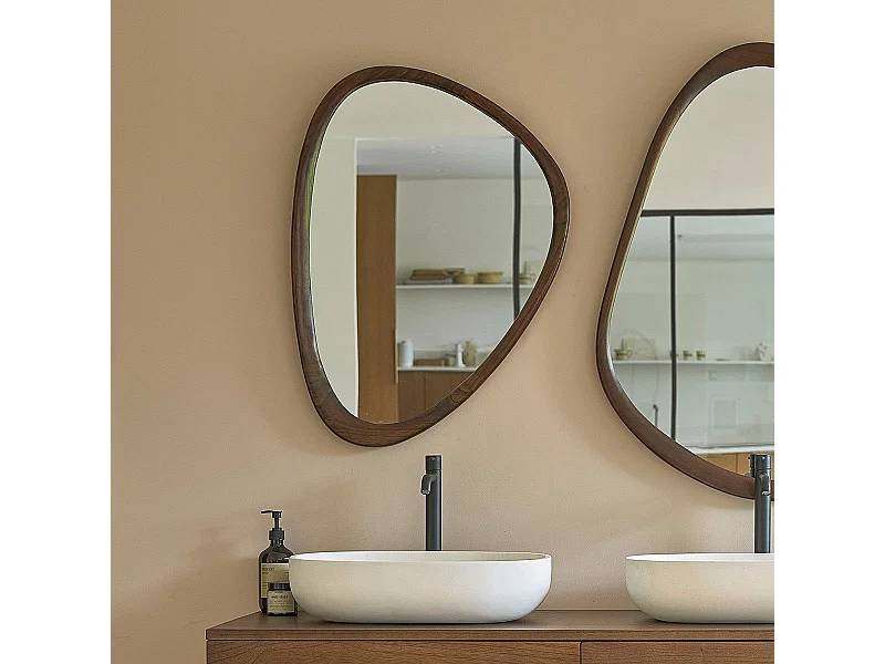 Miroir organique en mindi massif finition noyer 75x60 cm