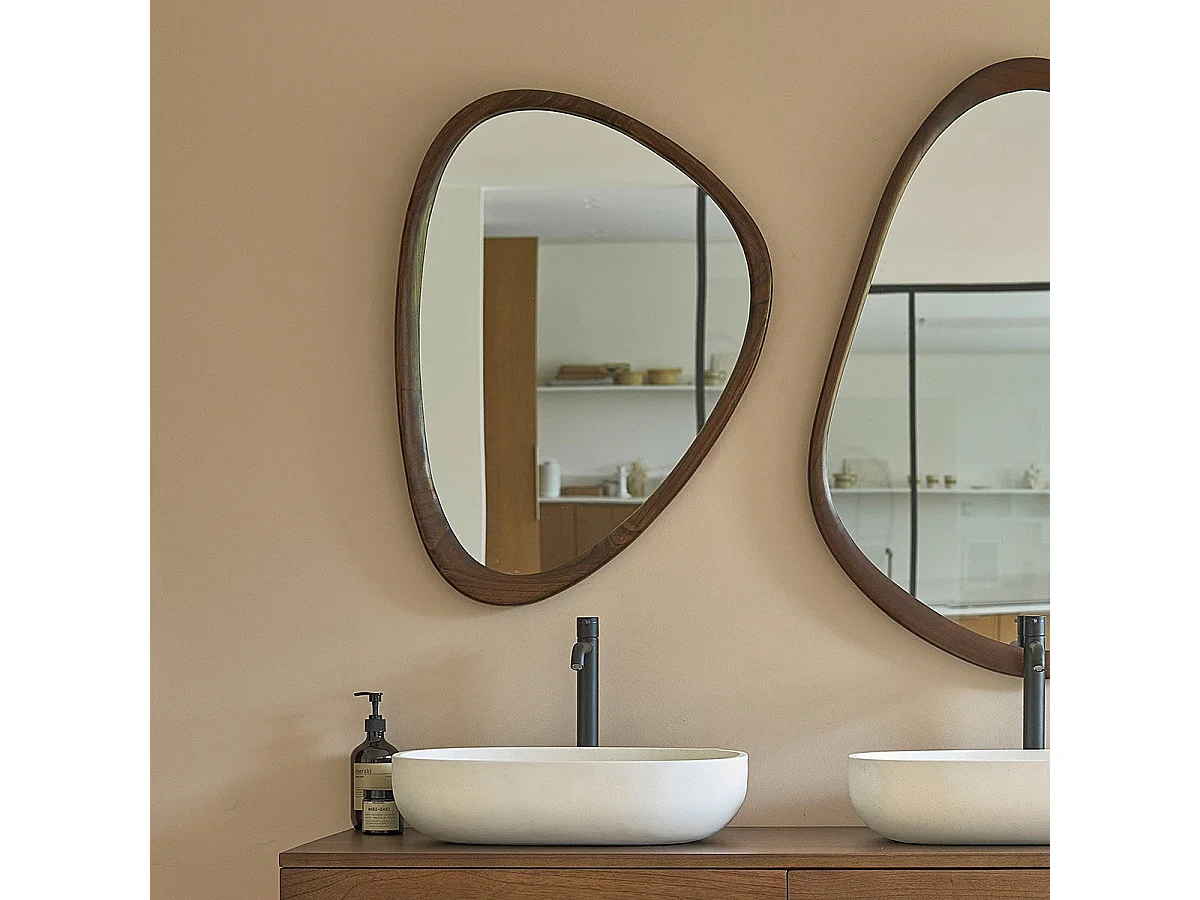 Miroir organique en mindi massif finition noyer 75x60 cm