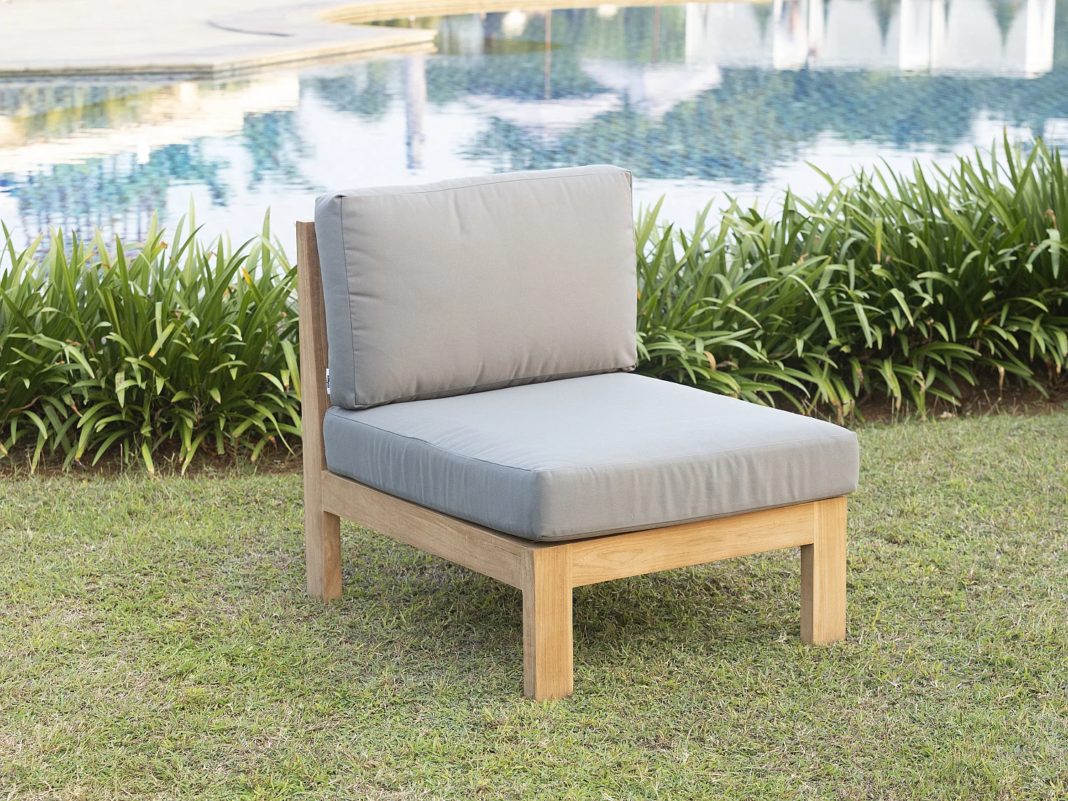 Fauteuil de jardin en teck - Naturel clair et gris - SUMINI de MYLIA