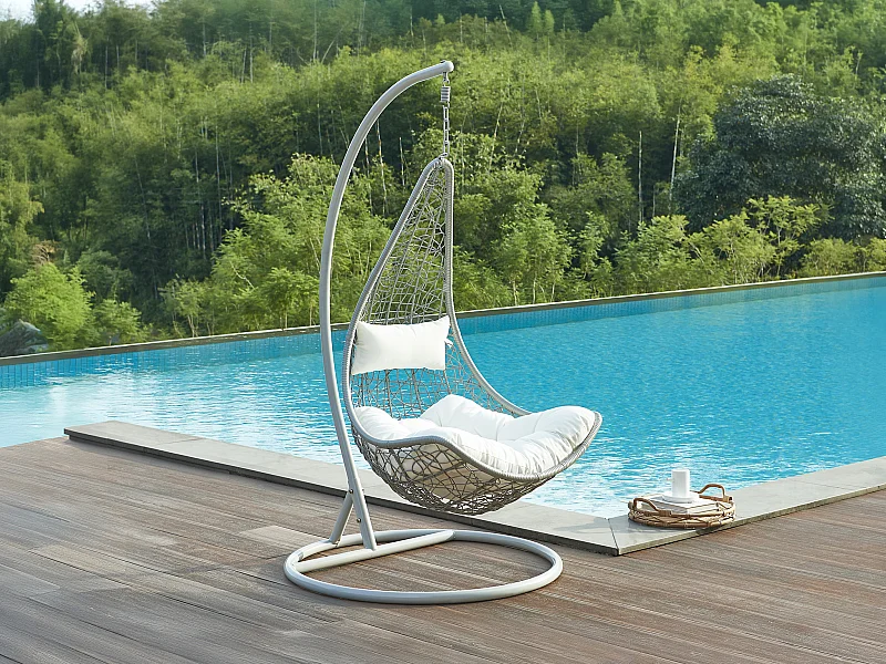 Hängesessel - Polyrattan - Hellgrau mit weißem Kissen - OROSI von MYLIA